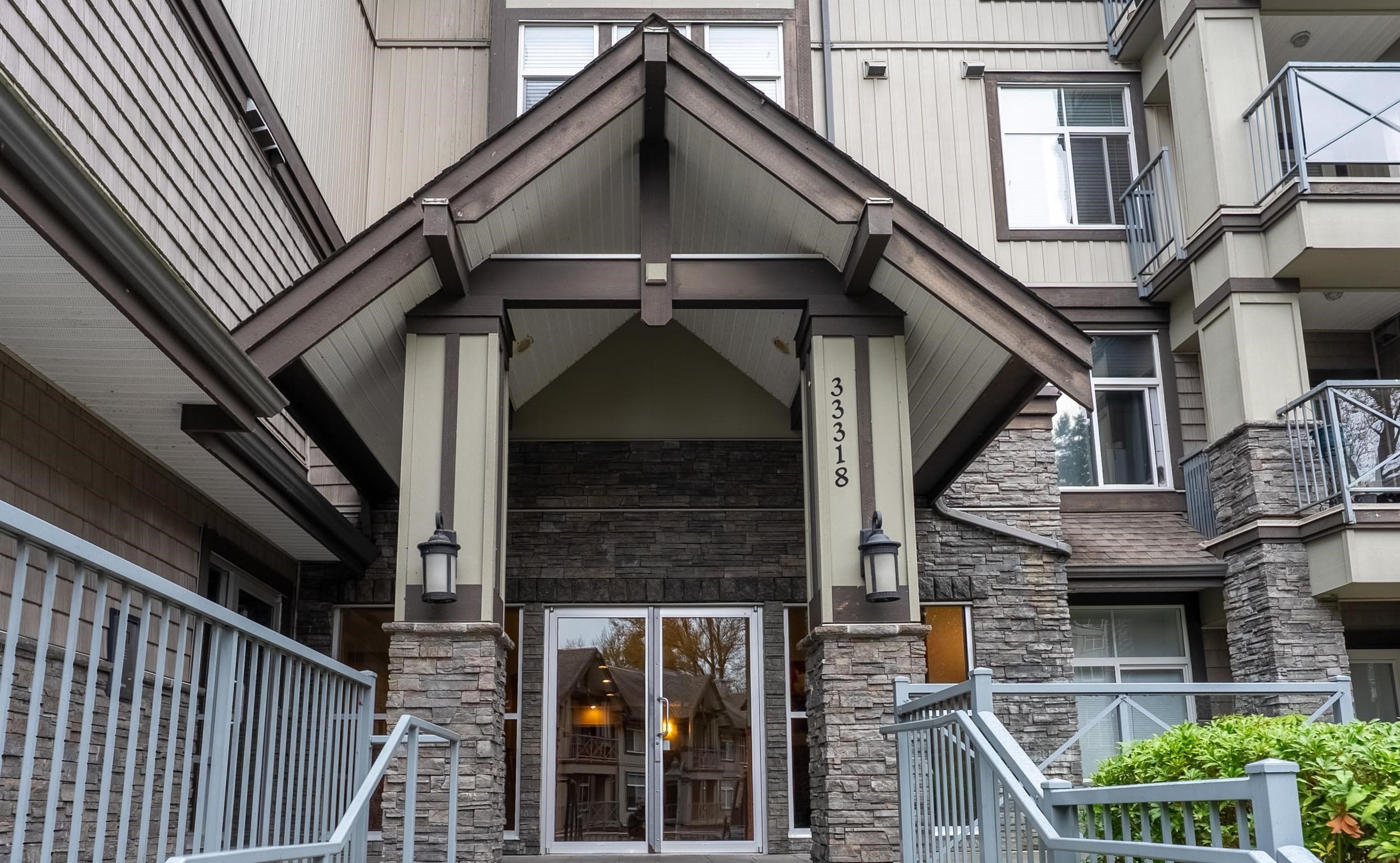 306 - 33318 Bourquin Crescent, Abbotsford, V2S 0A6 — photo 2