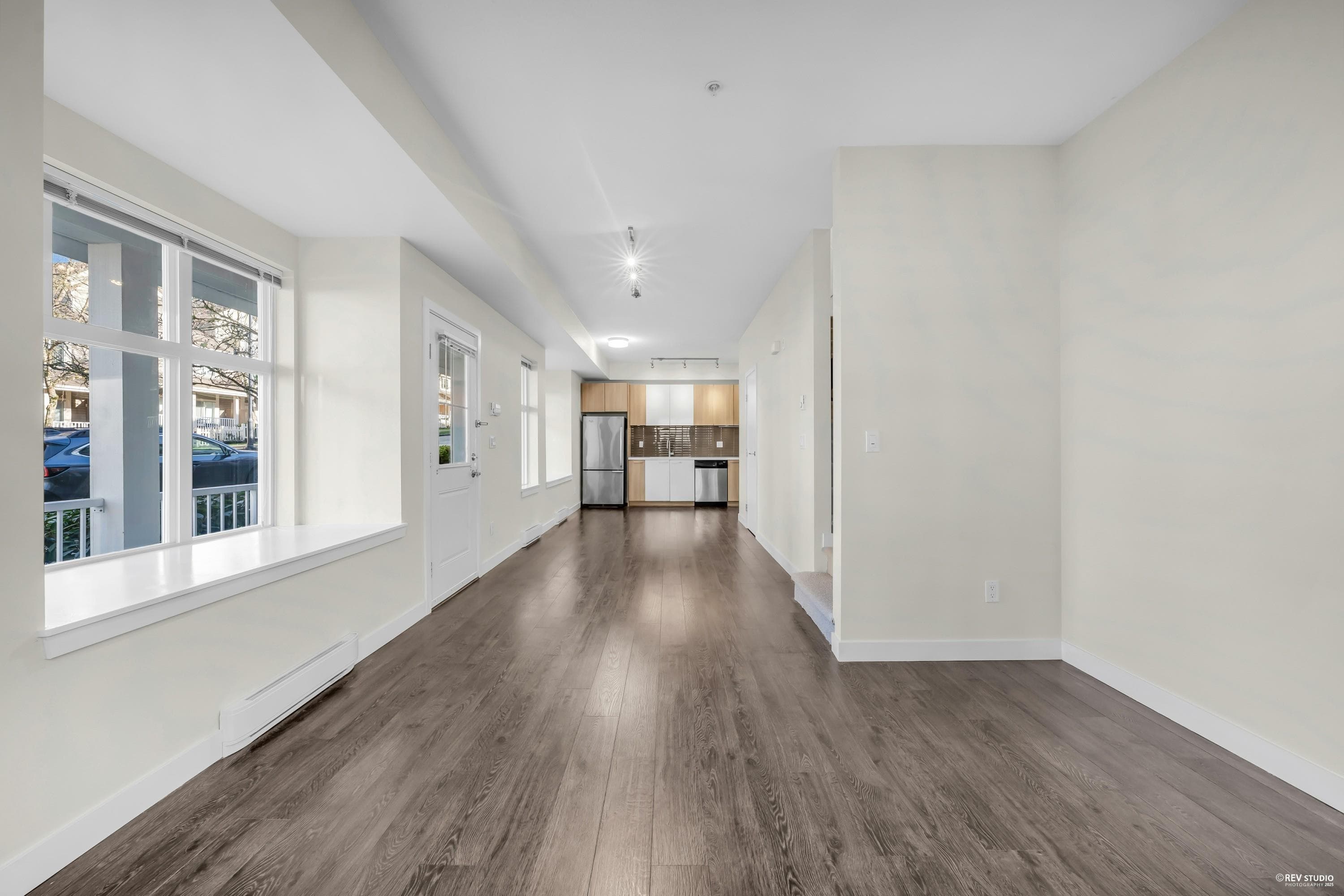 201 - 618 Langside Avenue, Coquitlam, V3J 0B8 — photo 3
