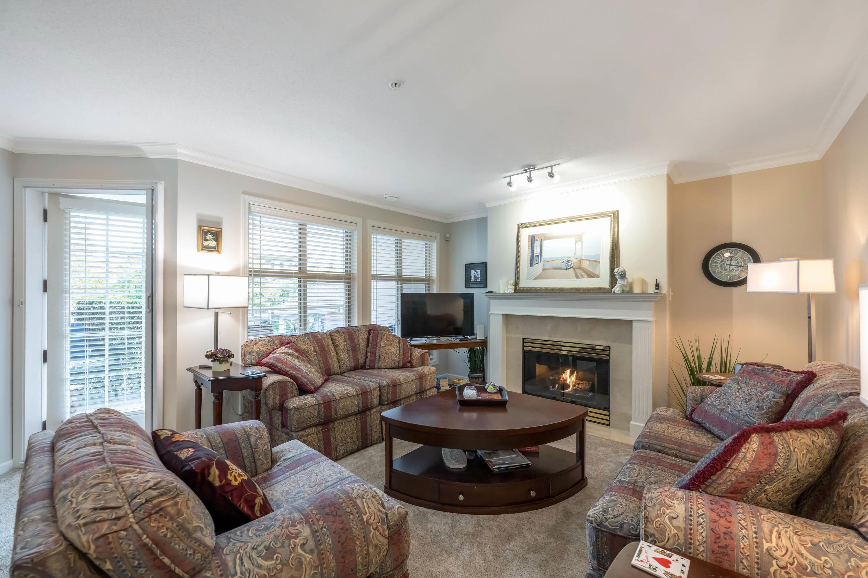 209 - 15350 19a Avenue, Surrey, V4A 9W1 — photo 3
