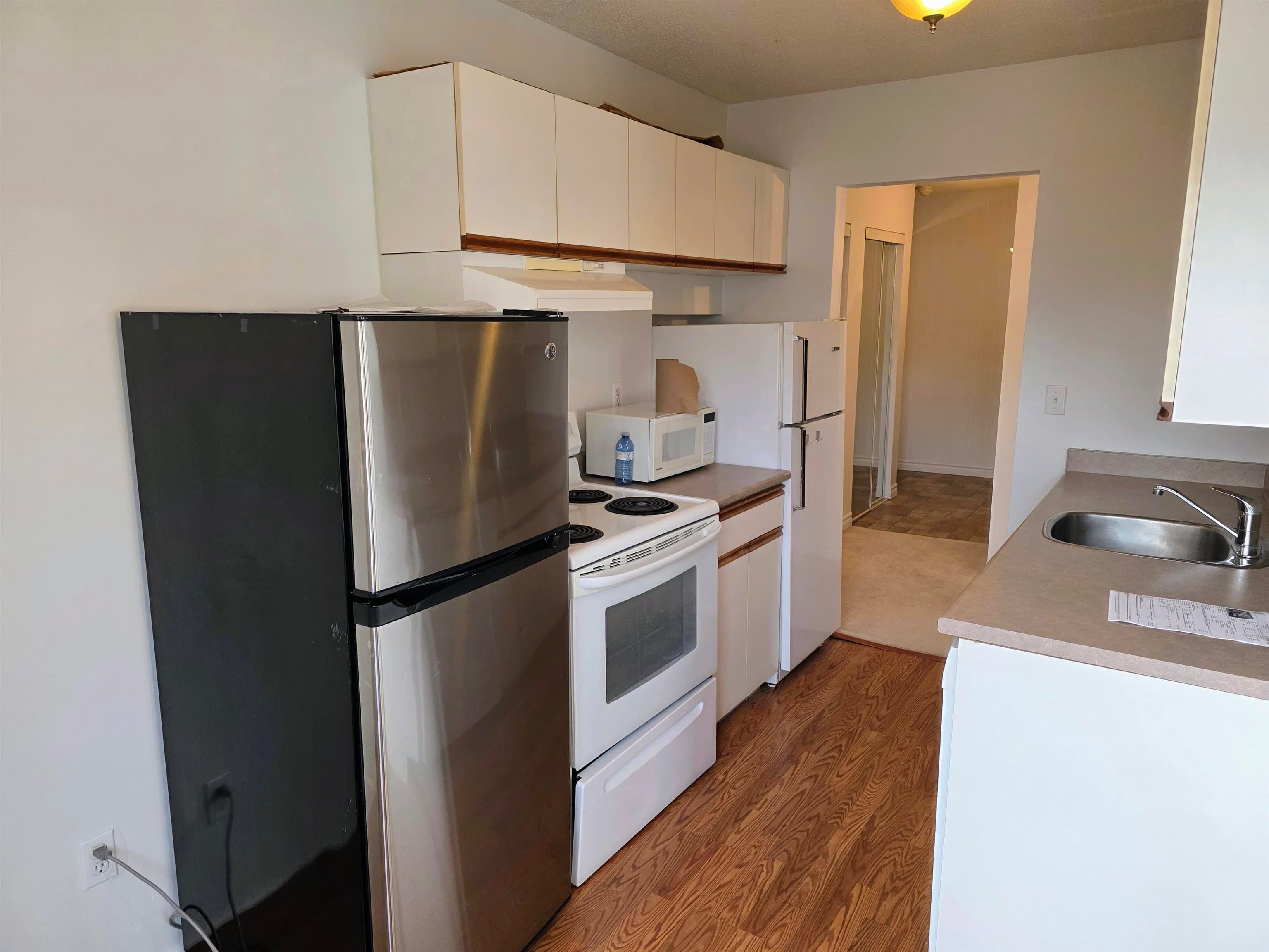 208 - 214 E 15th Street, North Vancouver, V7L 2R3 — photo 2