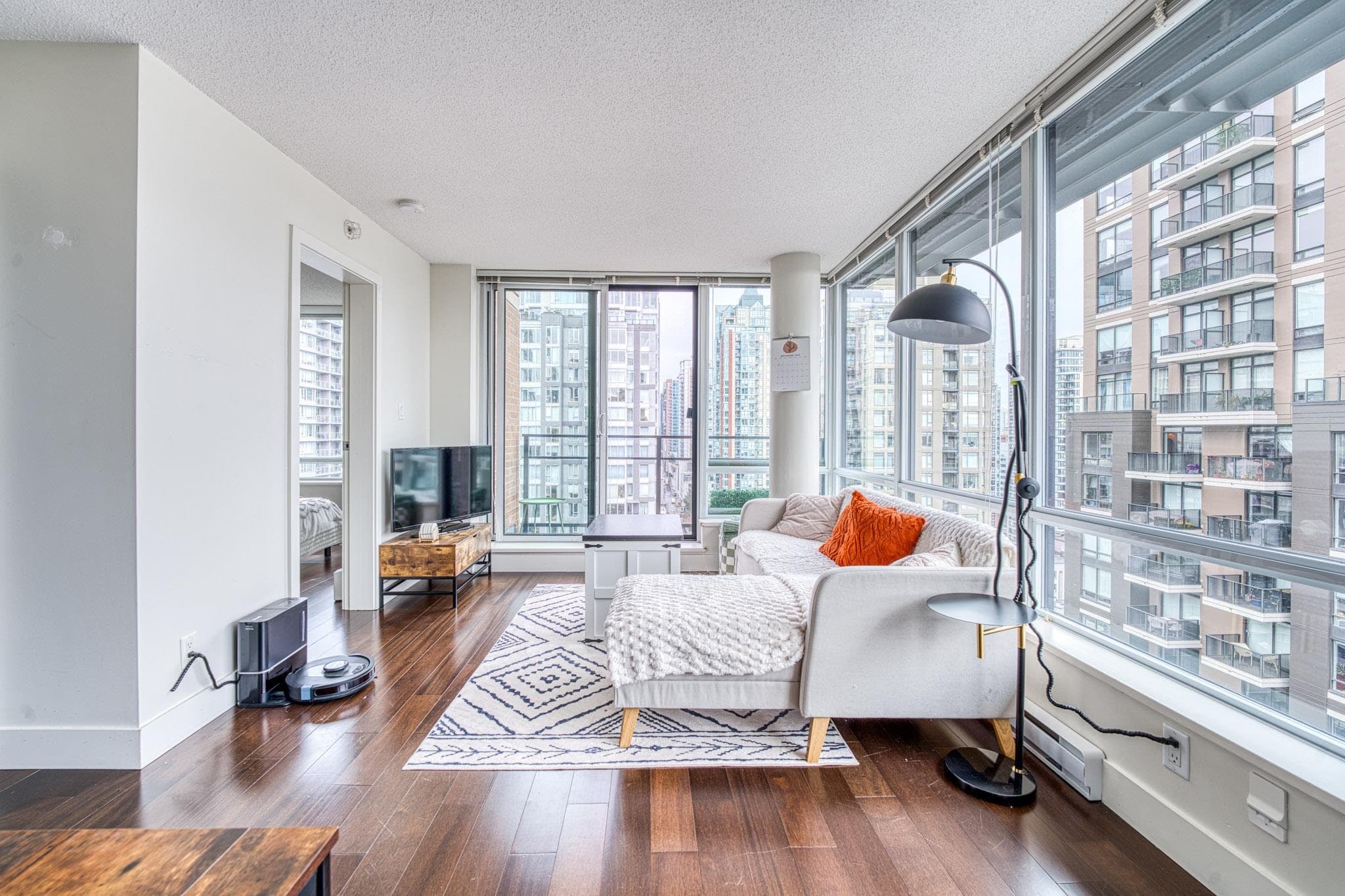 1807 - 1088 Richards Street, Vancouver, V6B 0J8 — photo 4