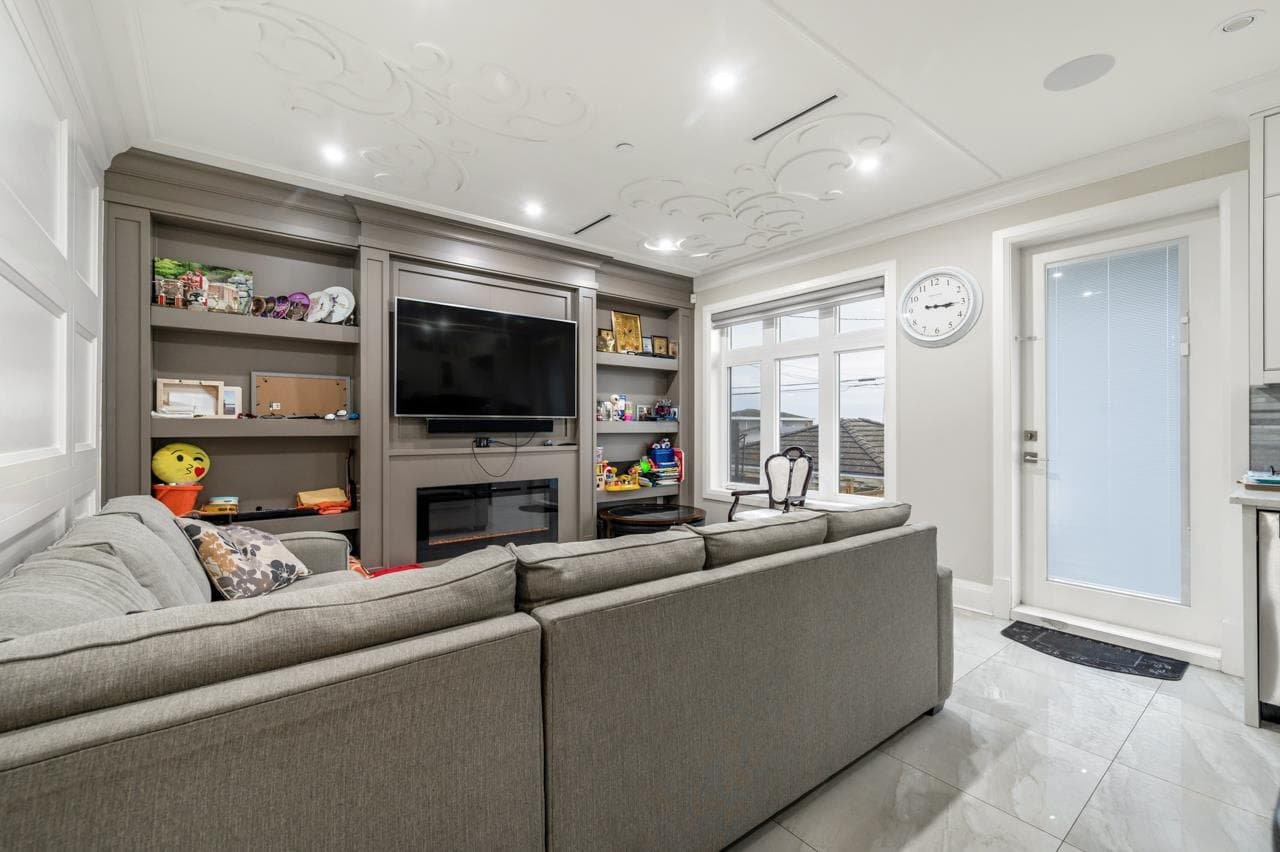1176 E 60th Avenue, Vancouver, V5X 2A7 — photo 3