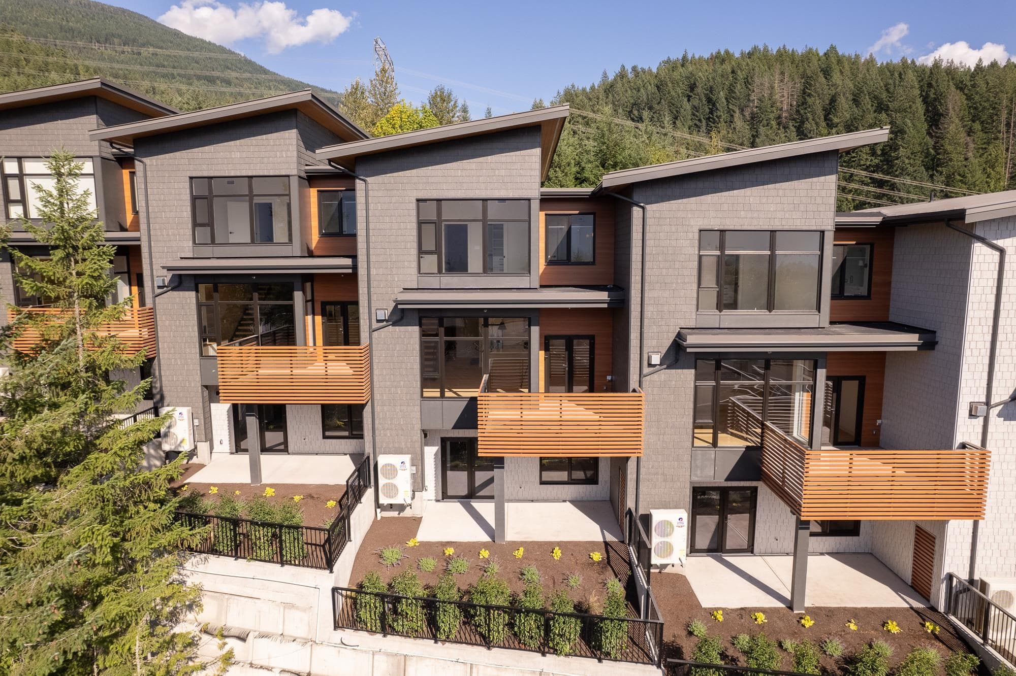 5 - 3407 Mamquam Road, Squamish, V8B 1E4 — photo 3