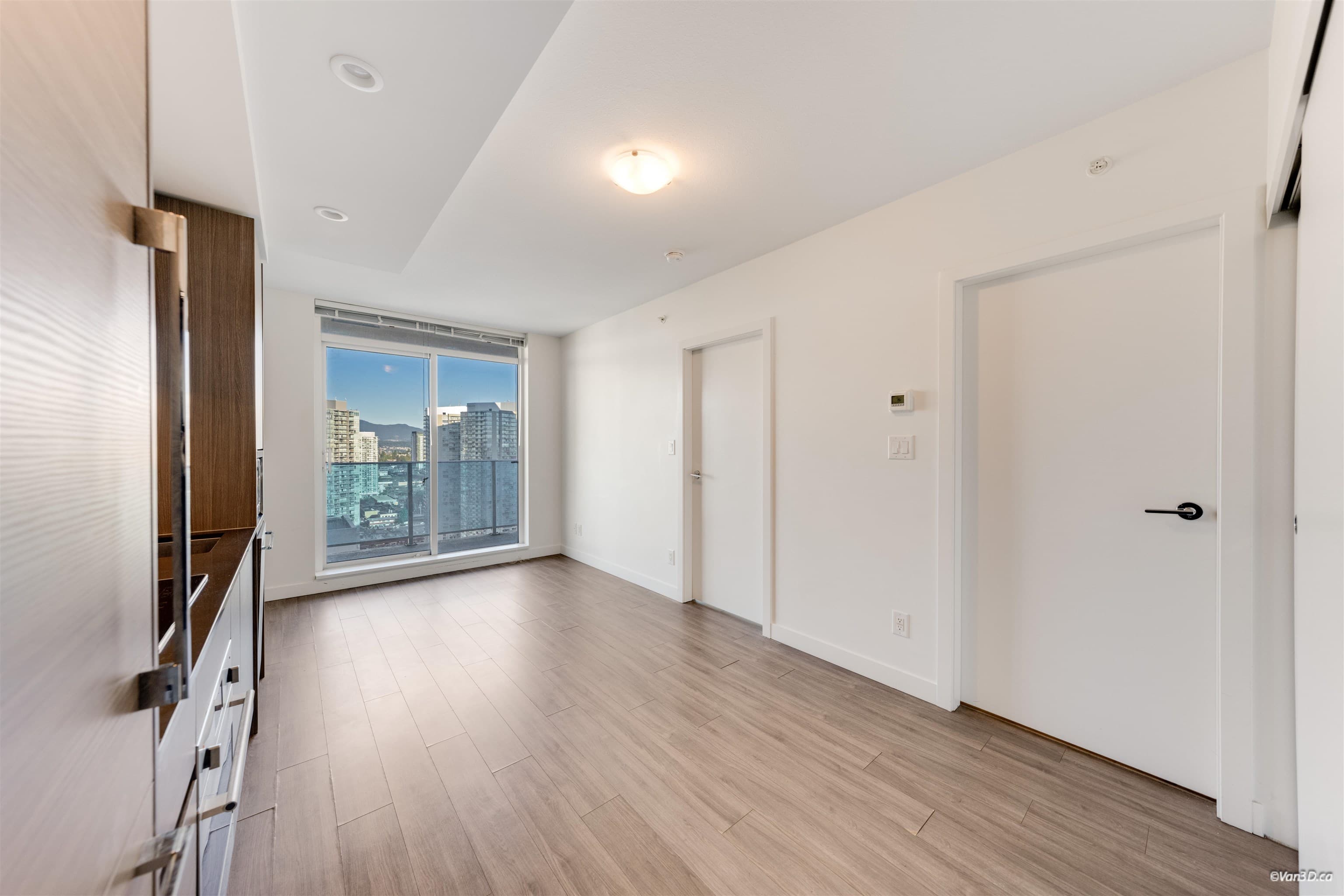 2806 - 13615 Fraser Highway, Surrey, V3T 0P7 — photo 3