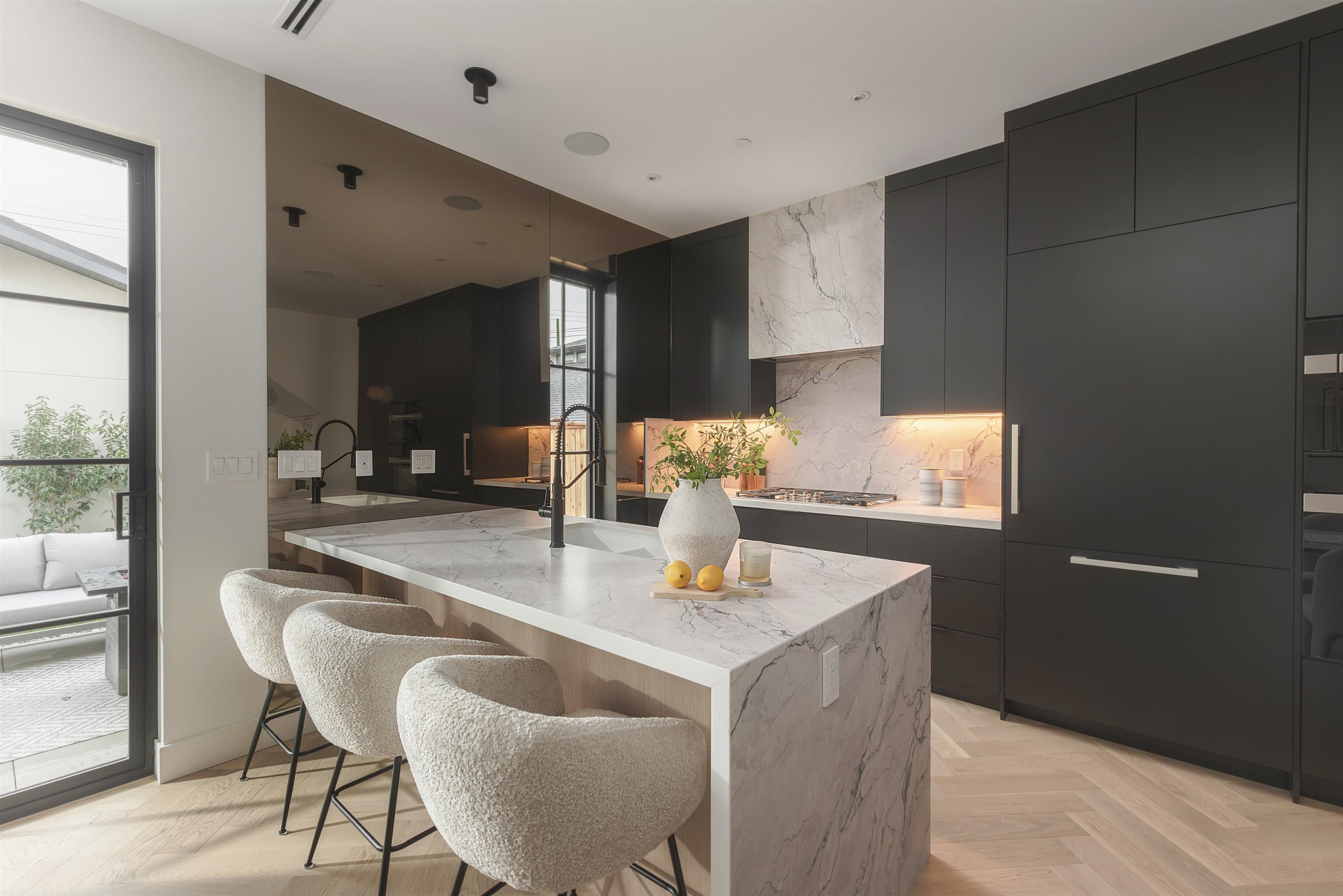 2 - 240 E 37th Avenue, Vancouver, V5W 1E6 — photo 2