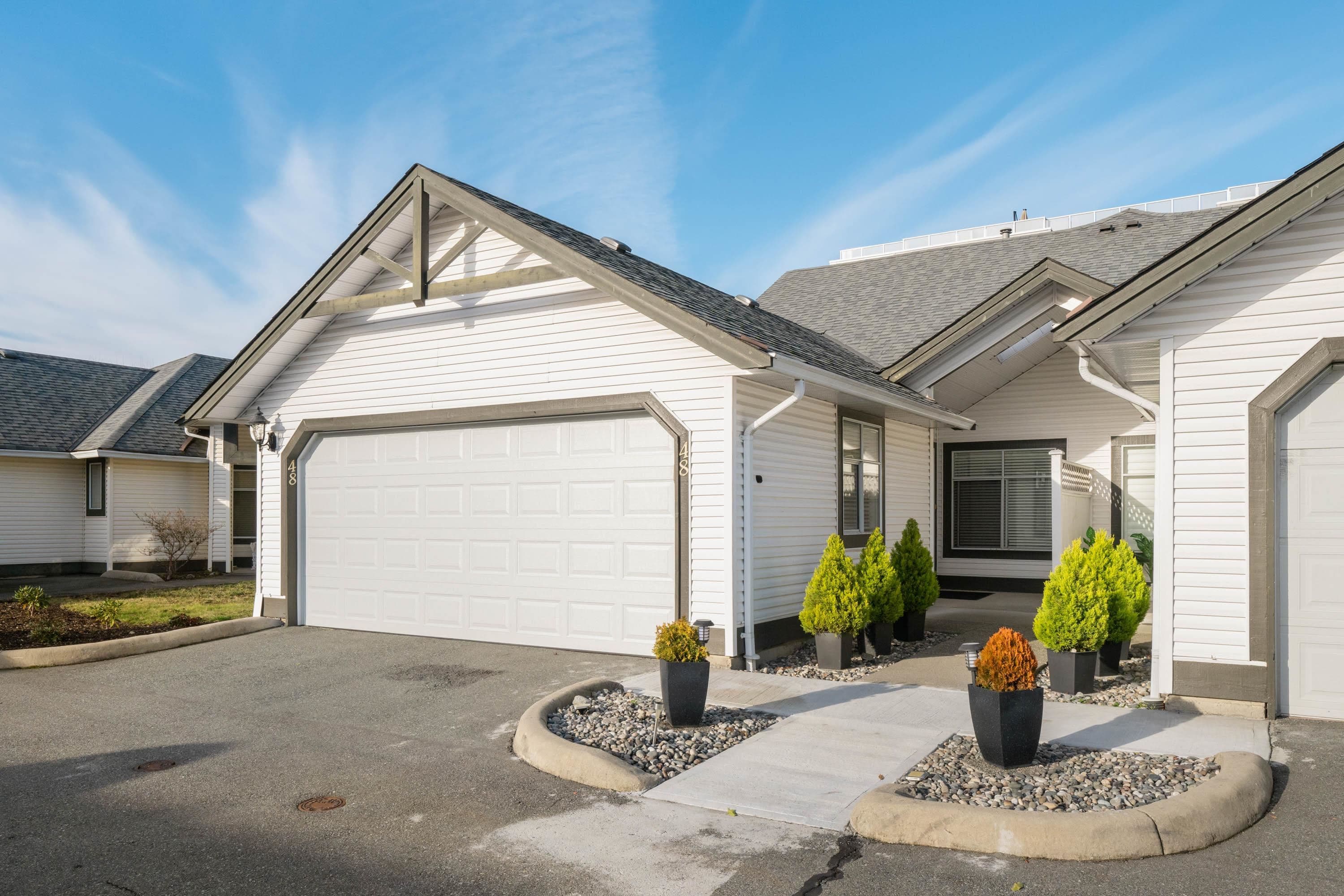 48 - 19649 53 Avenue, Langley, V3A 8C5 — photo 1
