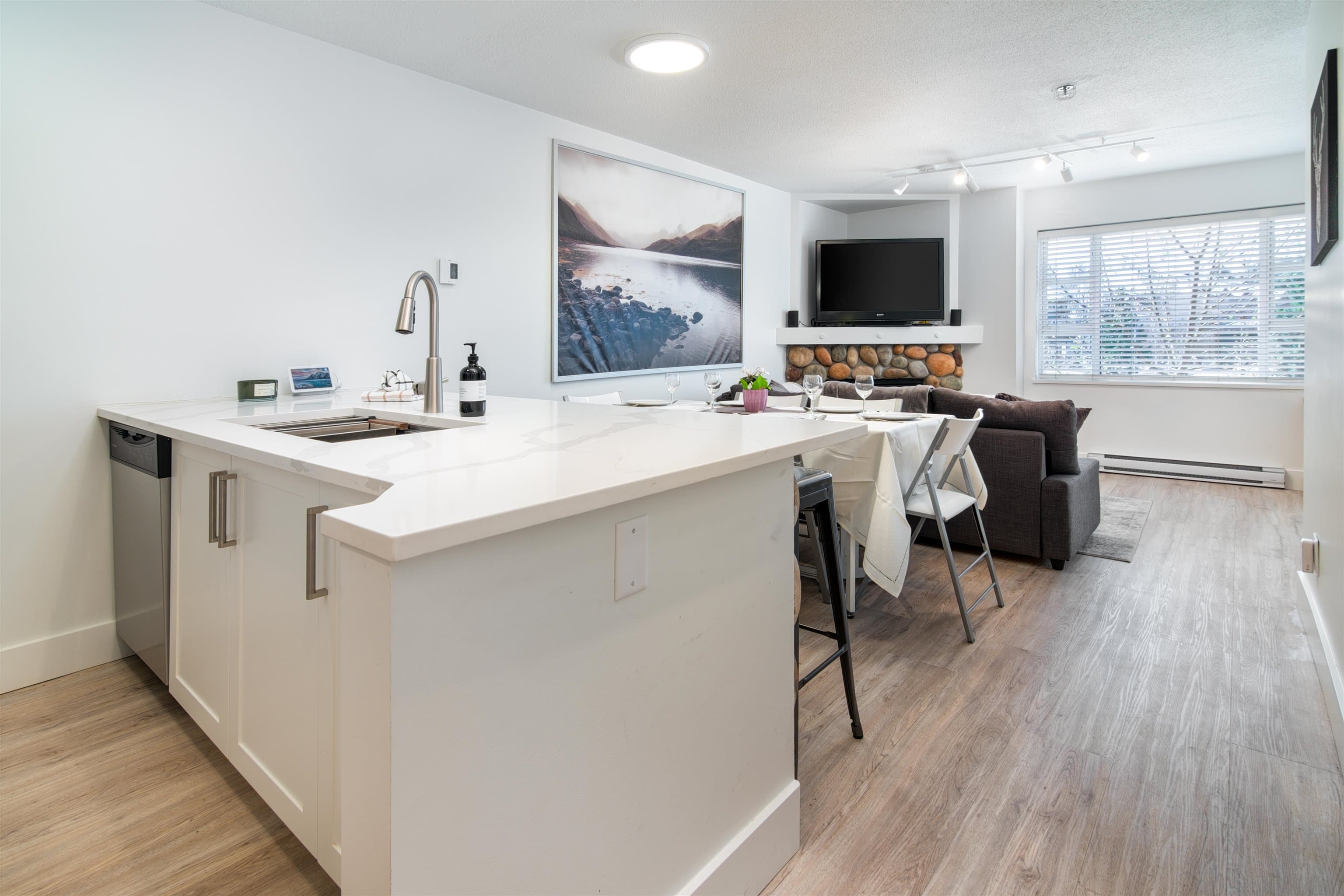204 - 4360 Lorimer Road, Whistler, V8E 1A5 — photo 2