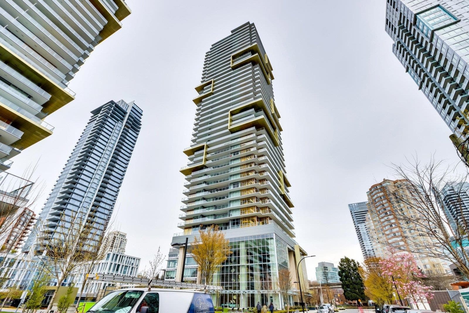 1006 - 6383 Mckay Avenue, Burnaby, V5H 0H8 — photo 1