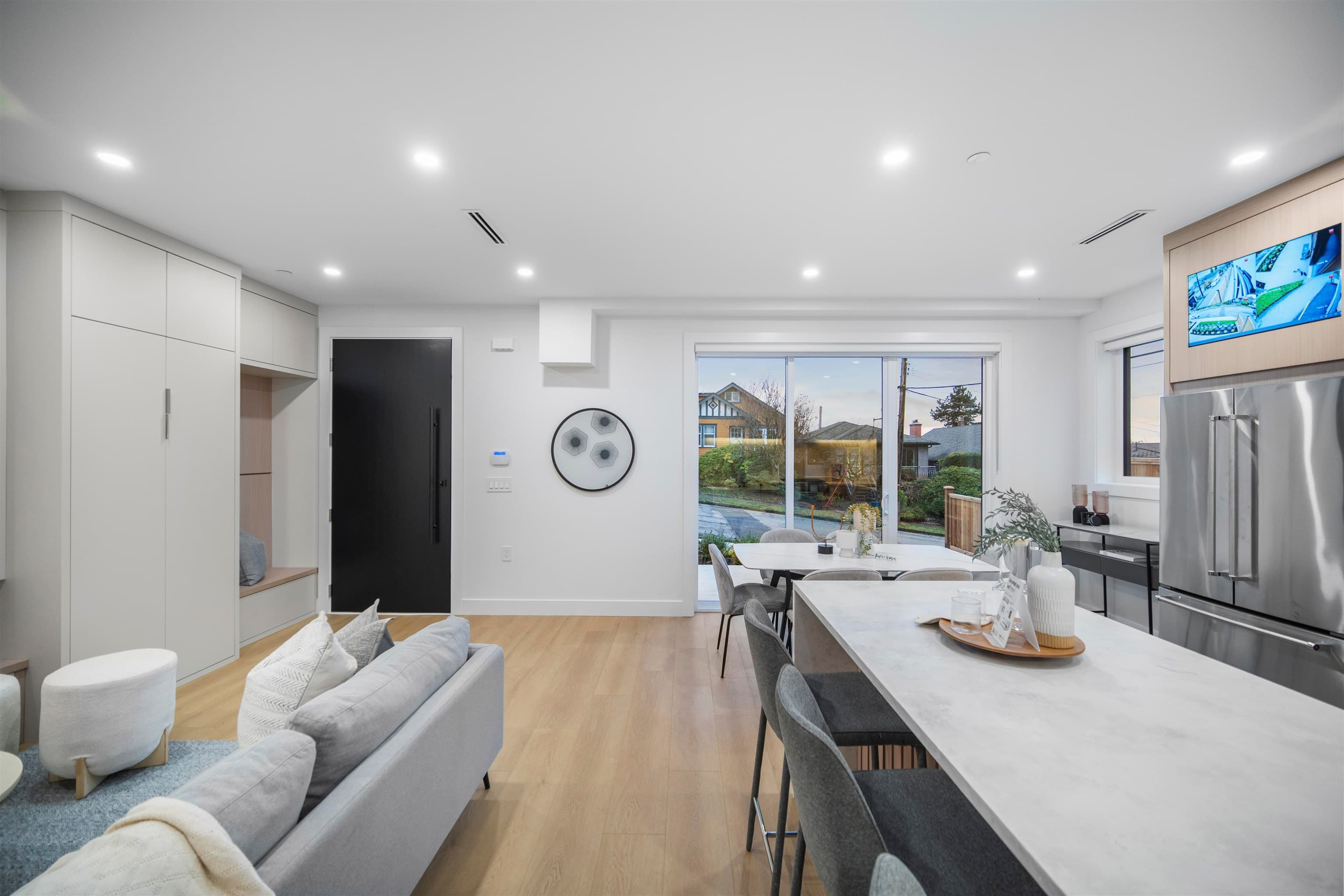 1 - 3623 Triumph Street, Vancouver, V5K 1V4 — photo 4