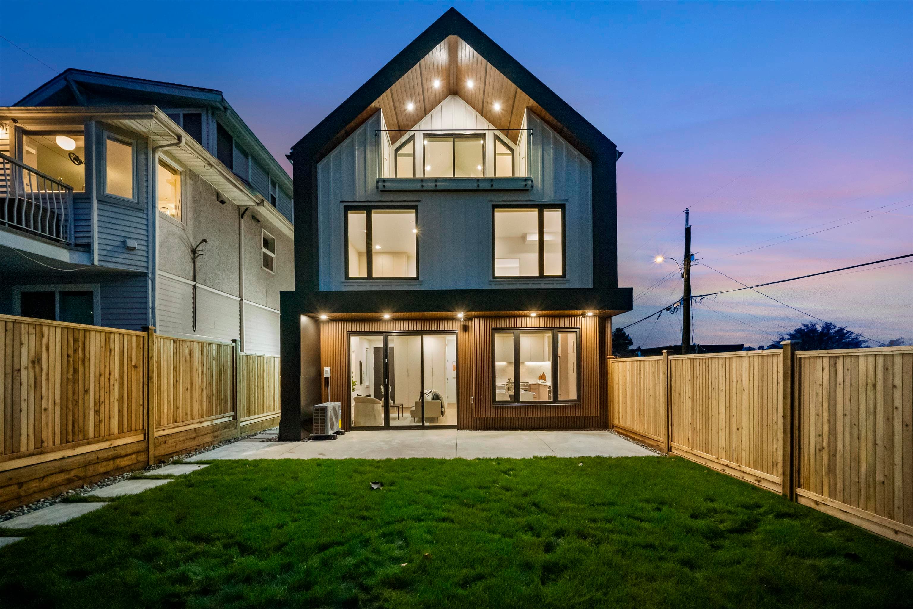 2 - 3623 Triumph Street, Vancouver, V5K 1V4 — photo 1