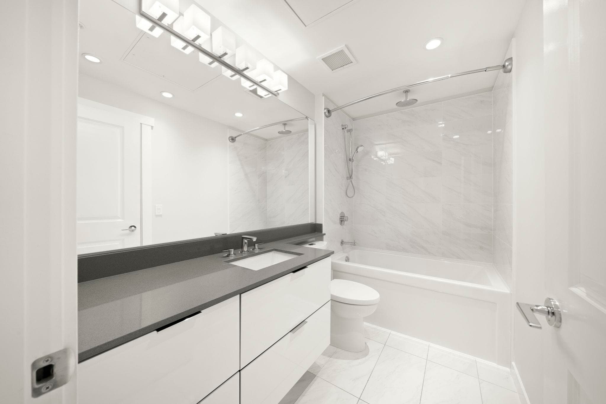 301 - 2632 Library Lane, North Vancouver, V7J 0B8 — photo 3