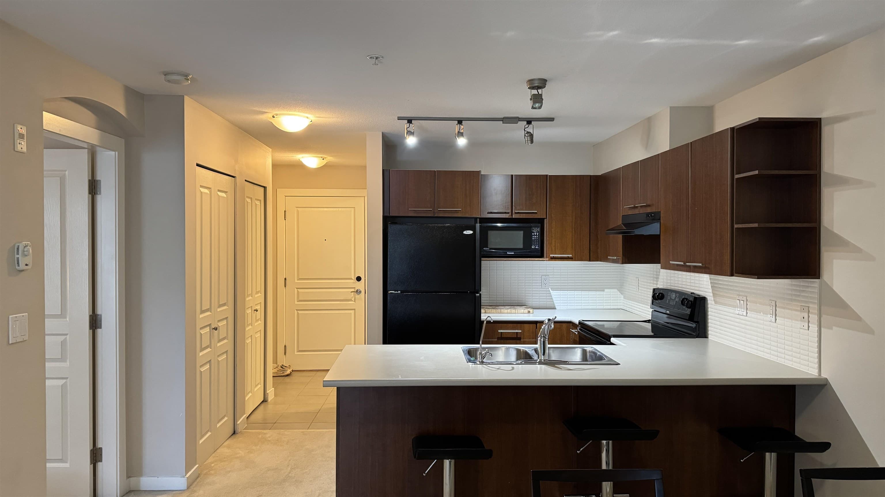215 - 4833 Brentwood Drive, Burnaby, V5C 0C3 — photo 1
