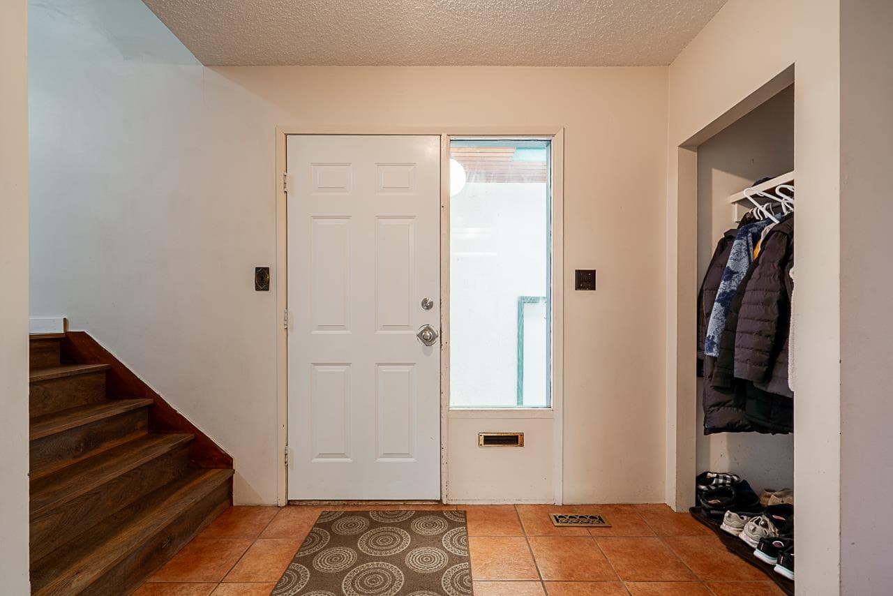 3826 Wellington Street, Port Coquitlam, V3B 3Z2 — photo 3