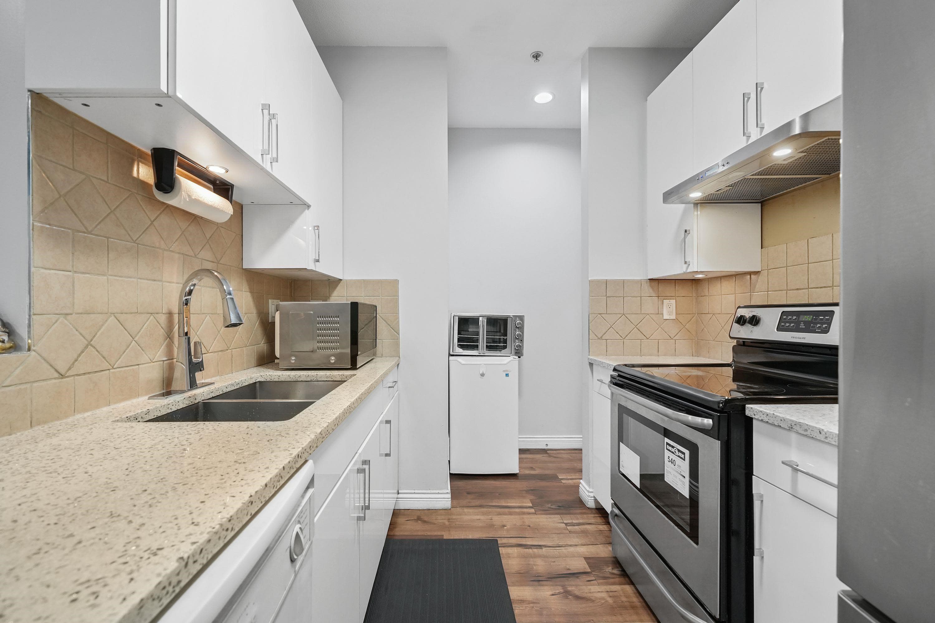 203 - 6460 Main Street, Vancouver, V5W 2V4 — photo 4