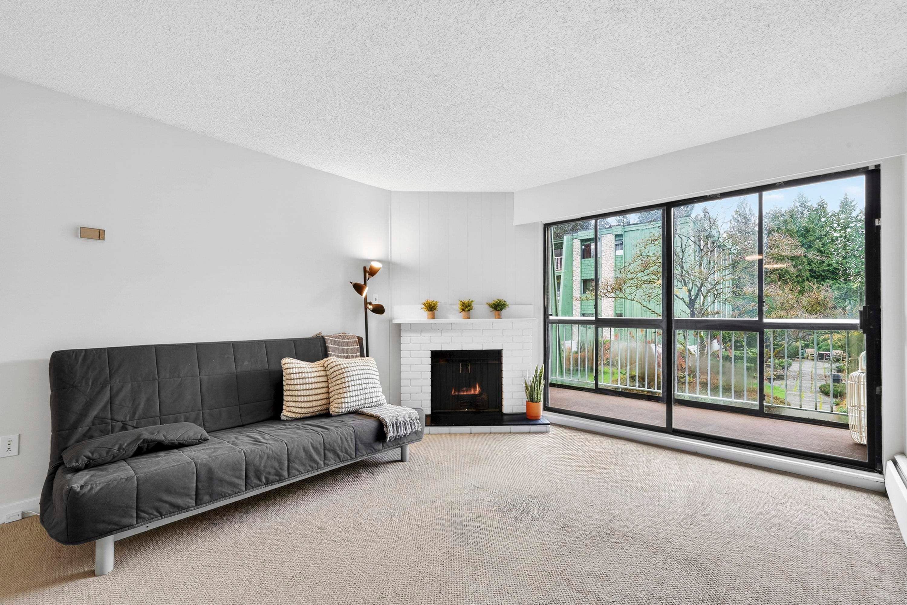 206 - 9202 Horne Street, Burnaby, V3N 4K2 — photo 1