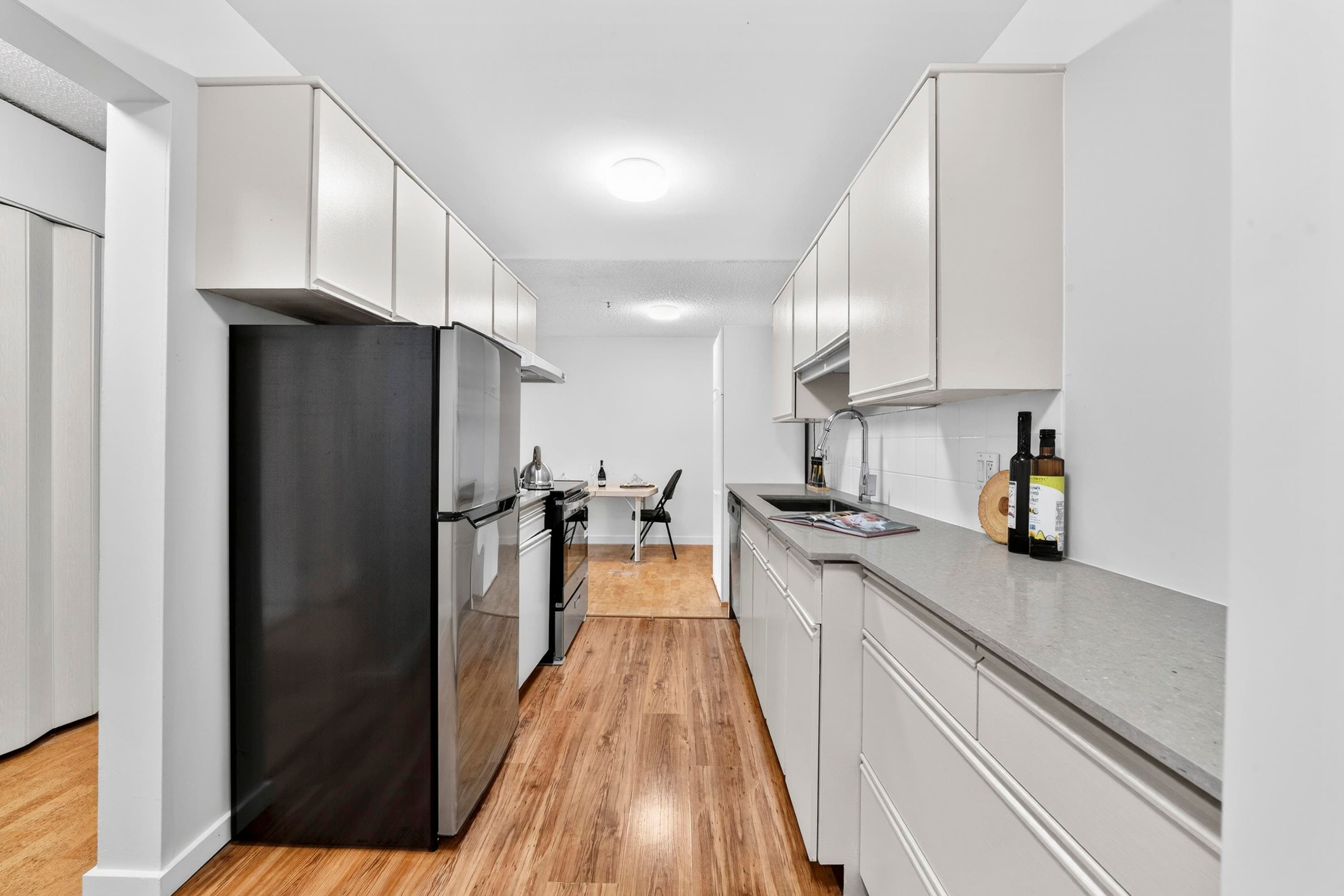 206 - 9202 Horne Street, Burnaby, V3N 4K2 — photo 4