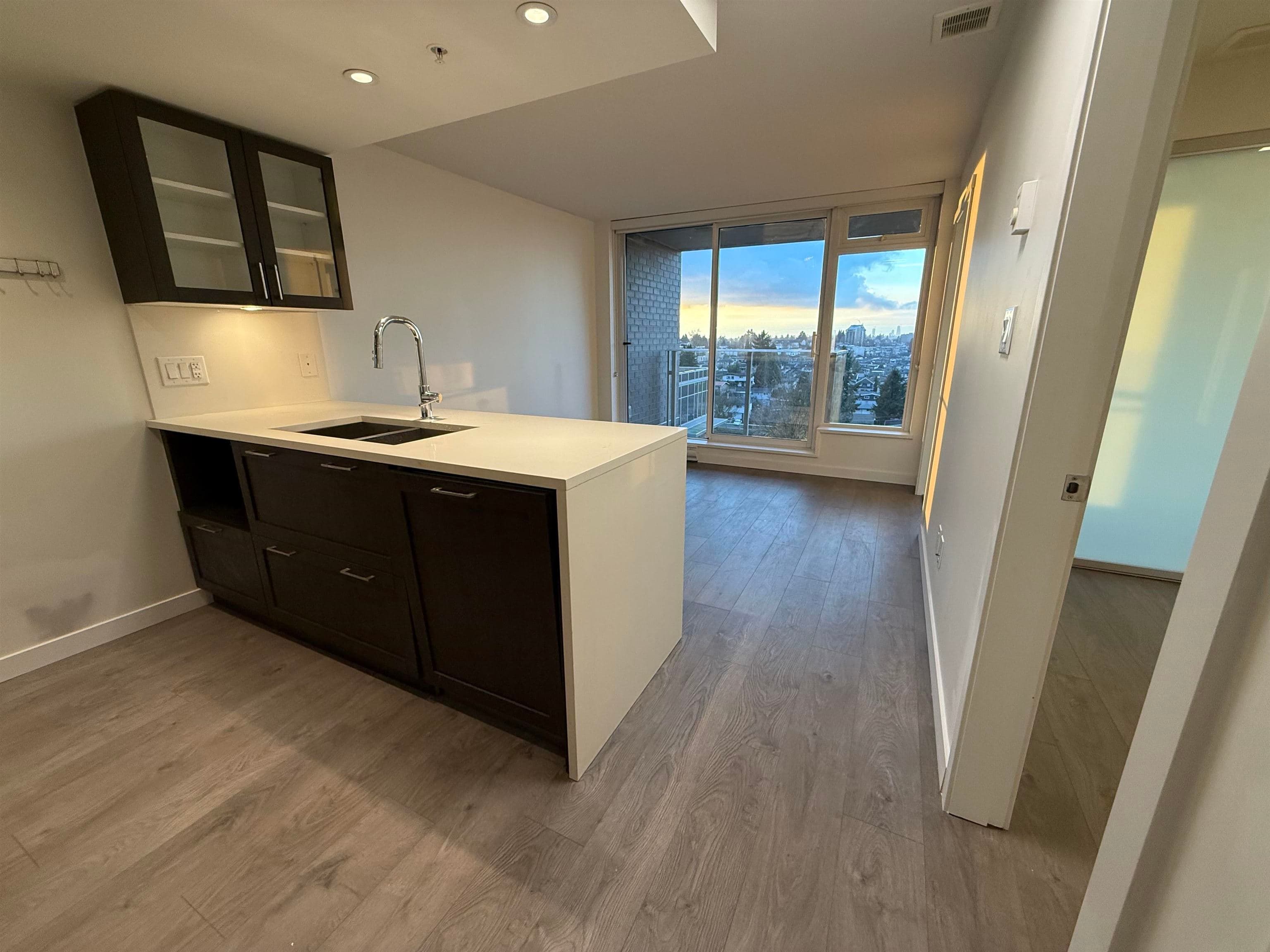 907 - 5665 Boundary Road, Vancouver, V5R 2P9 — photo 1
