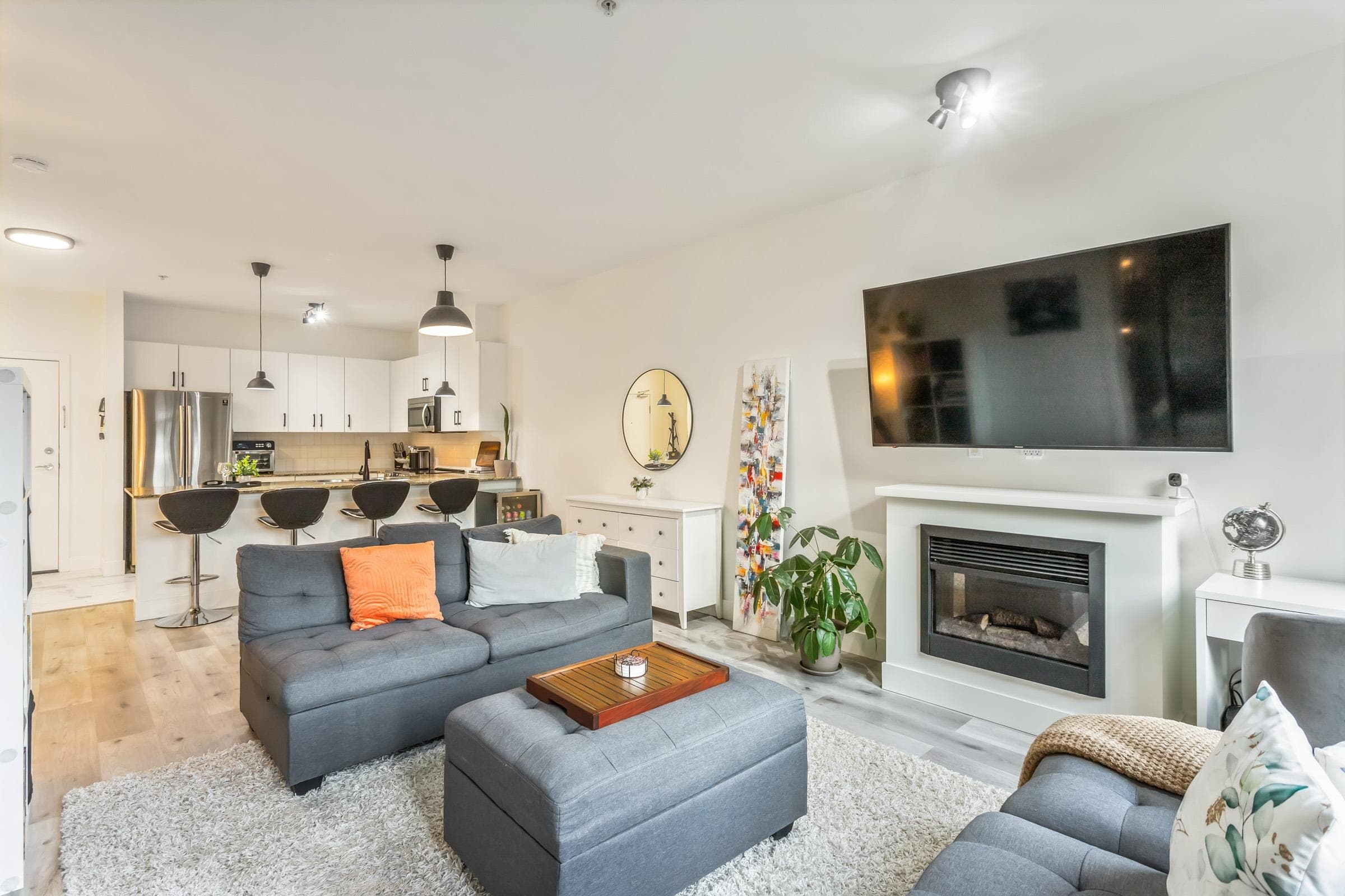 102 - 15385 101a Avenue, Surrey, V3R 0B4 — photo 3