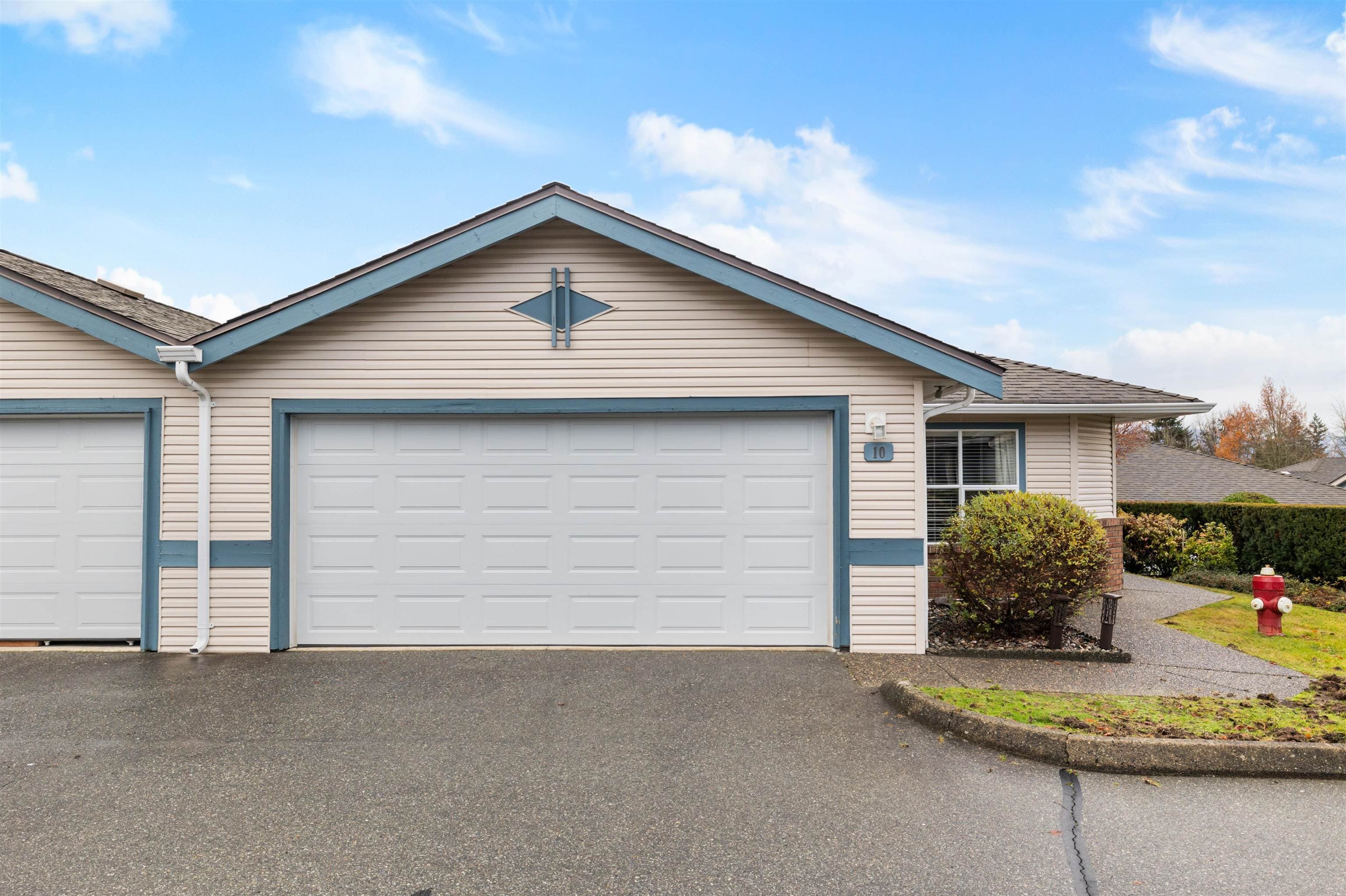 10 - 8889 212 Street, Langley, V1M 2E8 — photo 1