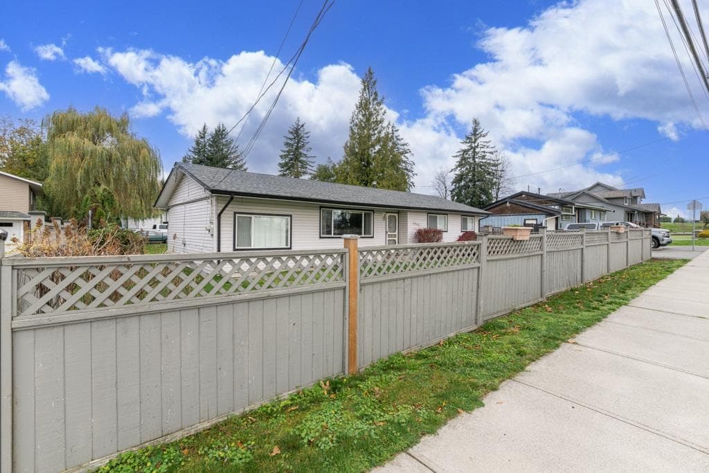 2561 Ross Road, Abbotsford, V4X 1J3 — photo 4