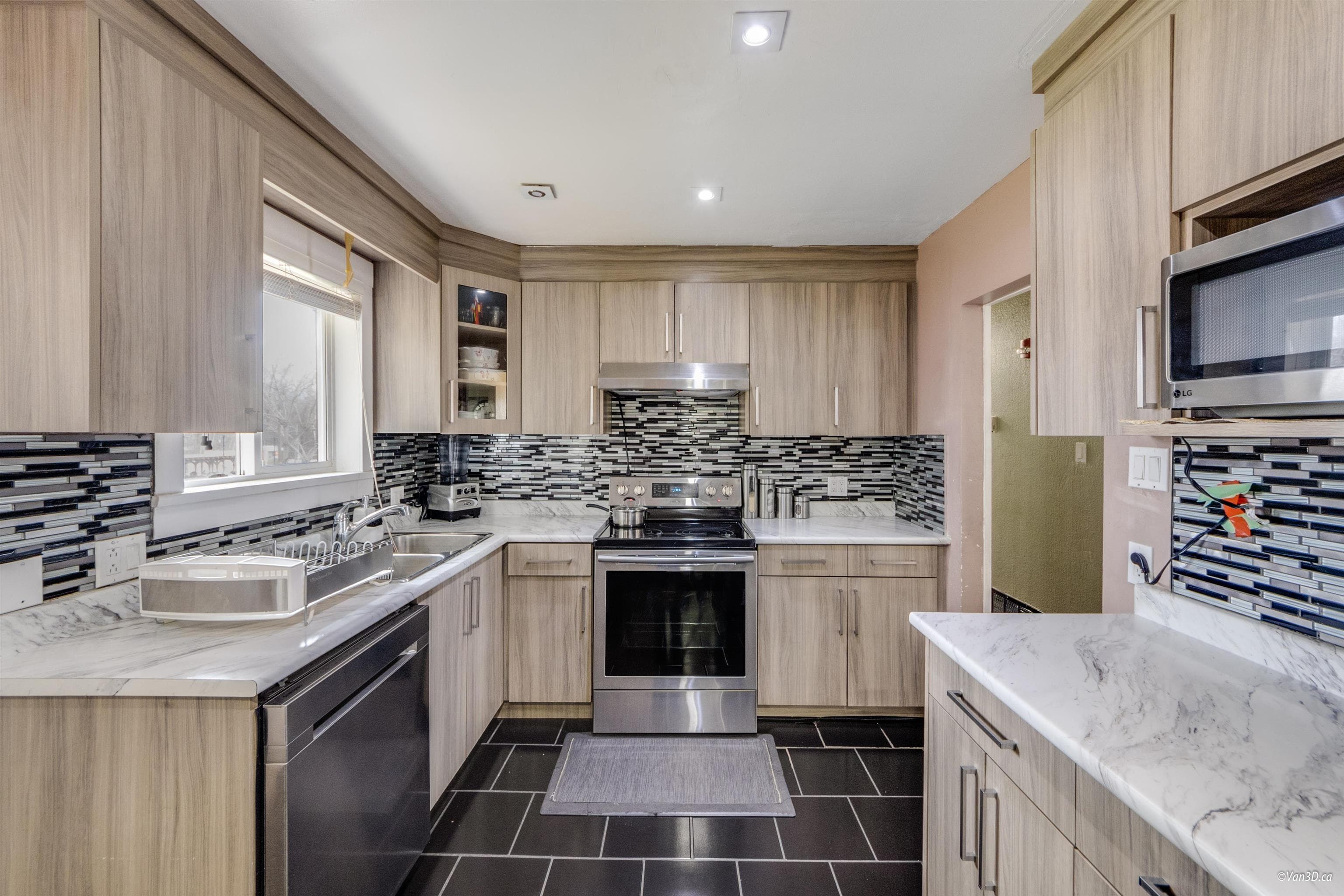 13553 84 Avenue, Surrey, V3W 3H3 — photo 5