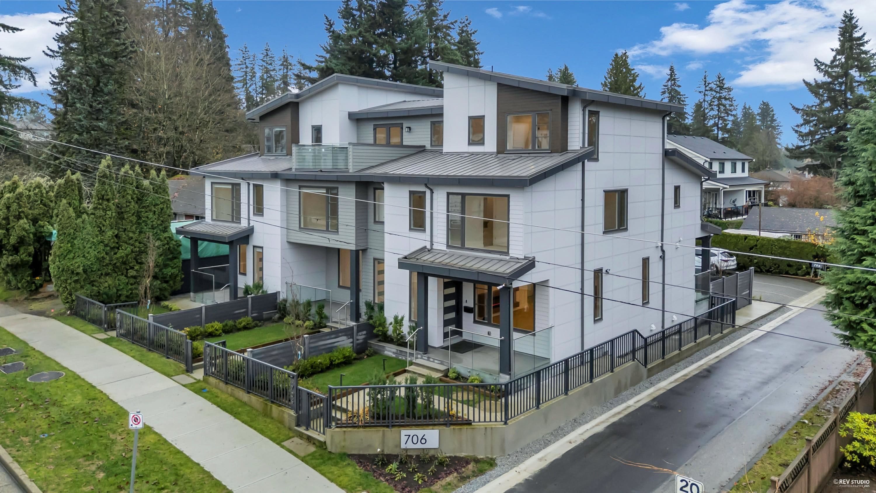 101 - 706 Smith Avenue, Coquitlam, V3J 2W7 — photo 2