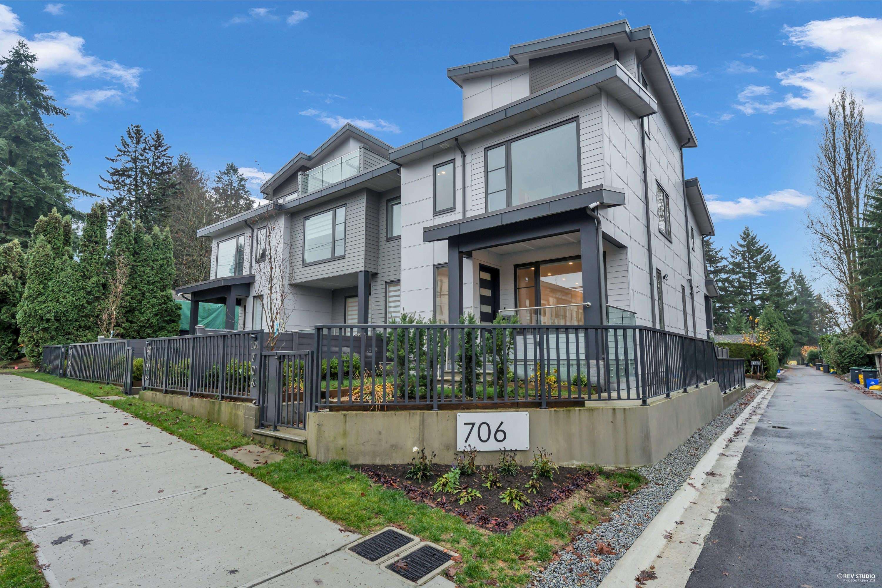 101 - 706 Smith Avenue, Coquitlam, V3J 2W7 — photo 3