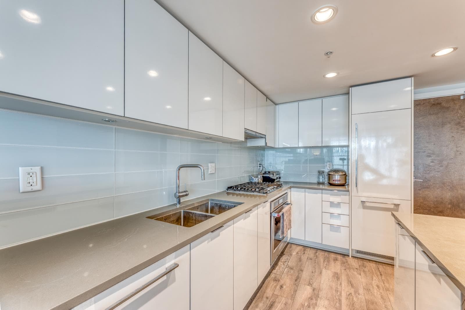 603 - 2388 Madison Avenue, Burnaby, V5C 0K8 — photo 4