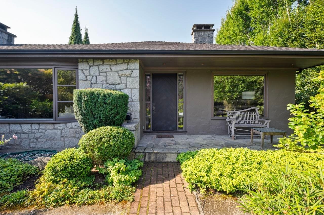 2533 Wallace Crescent, Vancouver, V6R 3V3 — photo 1