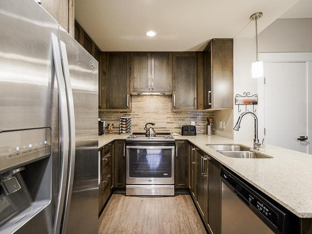 203 - 2495 Wilson Avenue, Port Coquitlam, V3C 0E4 — photo 1