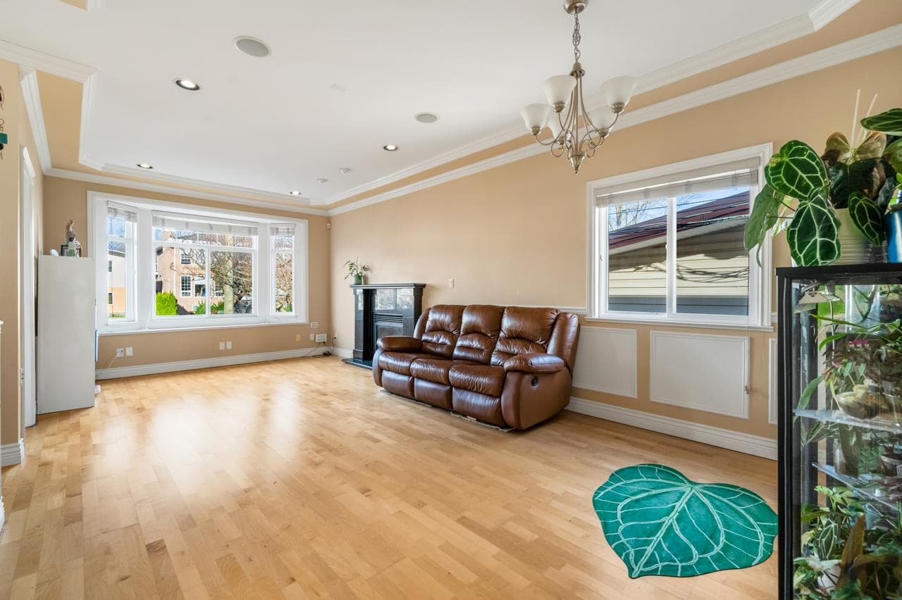 5456 Neville Street, Burnaby, V5J 2H7 — photo 2