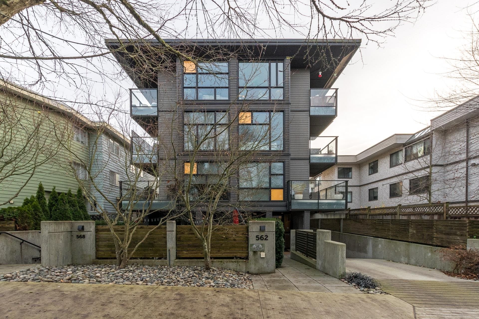 PH1 - 562 E 7th Avenue, Vancouver — sold