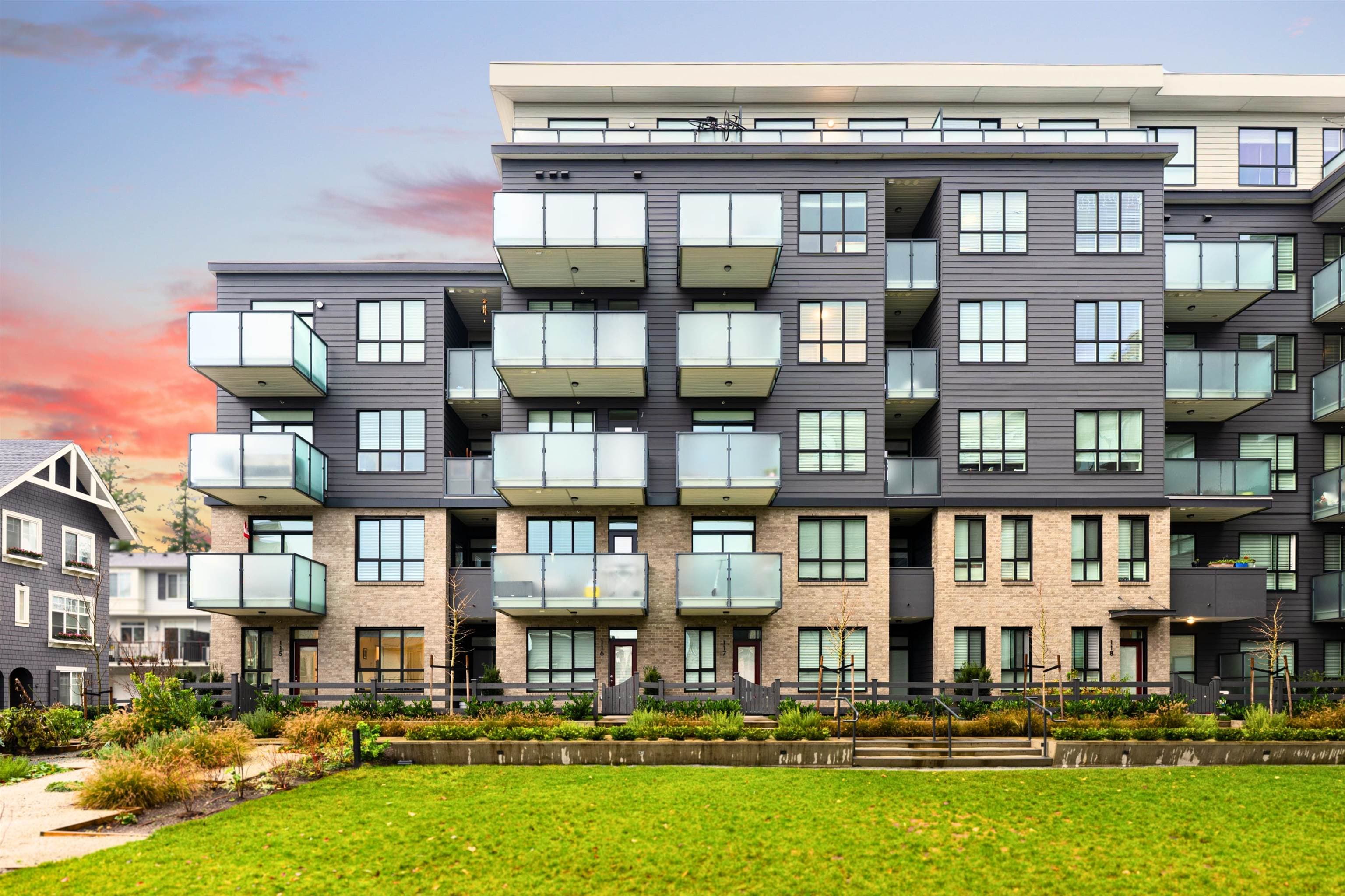115 - 15738 85 Avenue, Surrey