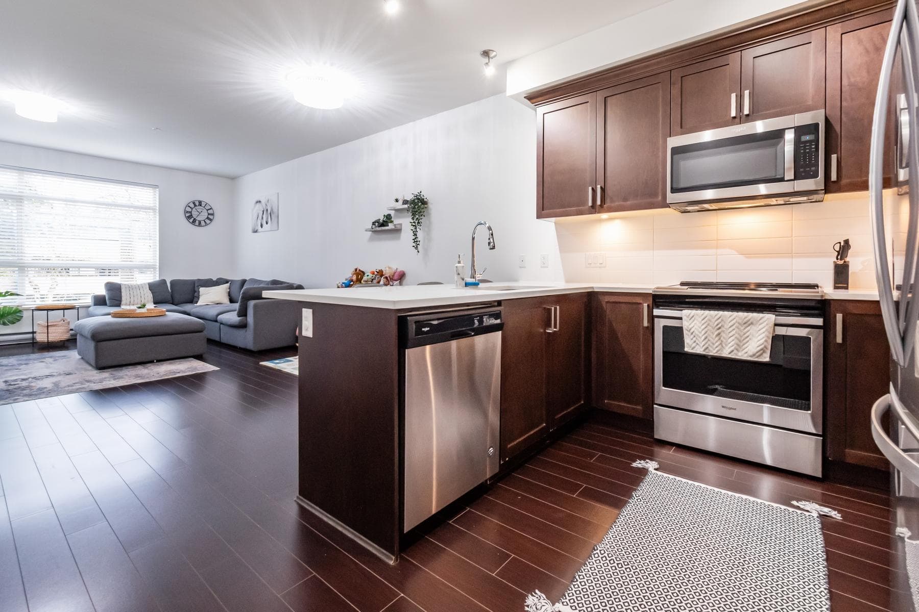 205 - 2436 Kelly Avenue, Port Coquitlam, V3C 1Y4 — photo 3