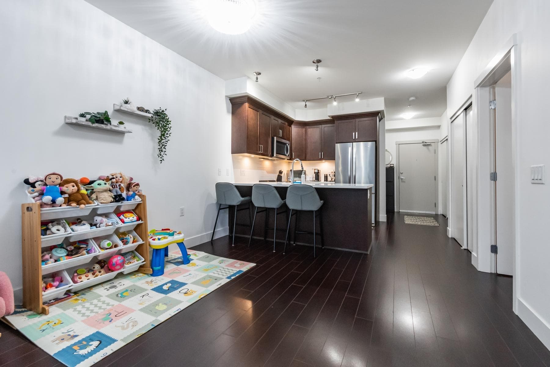 205 - 2436 Kelly Avenue, Port Coquitlam, V3C 1Y4 — photo 4
