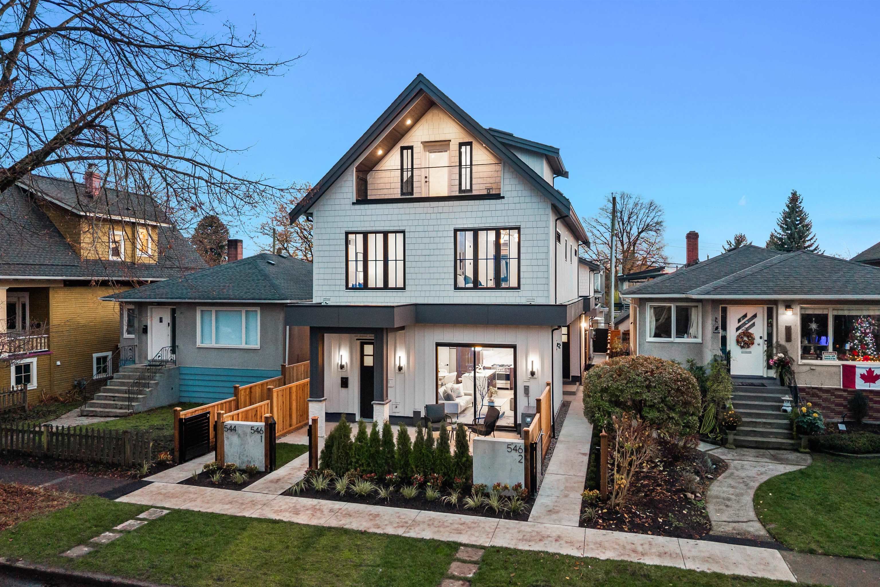 2 - 546 E 46th Avenue, Vancouver
