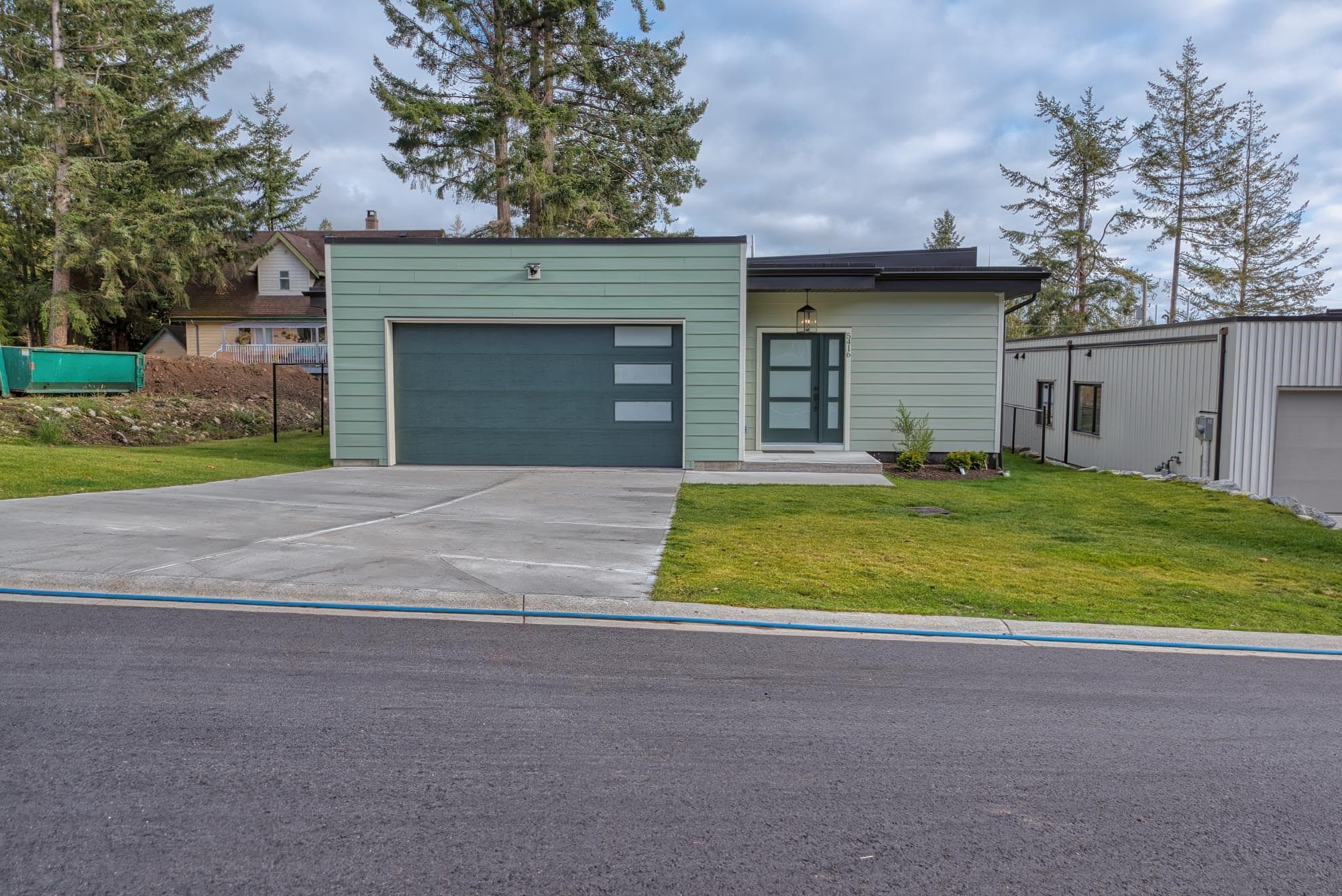 5416 Stellar Way, Sechelt, V7Z 0M1 — photo 2