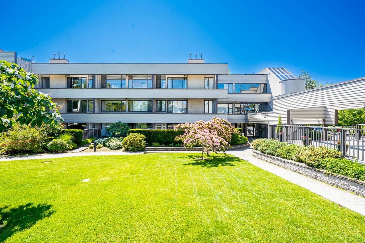 305 - 15313 19 Avenue, Surrey, V4A 1X6 — photo 1