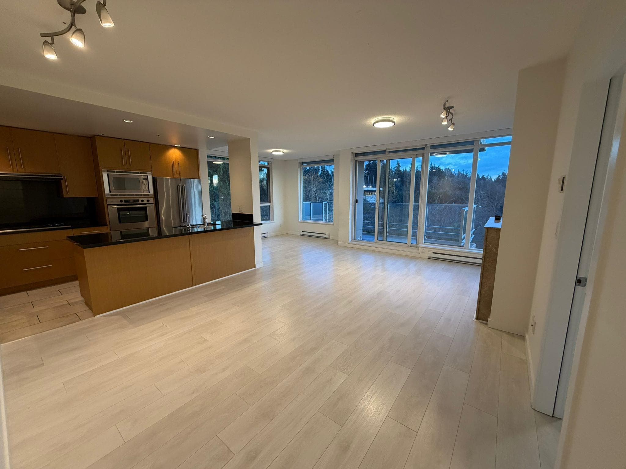 302 - 2688 West Mall, Vancouver, V6T 2J8 — photo 2