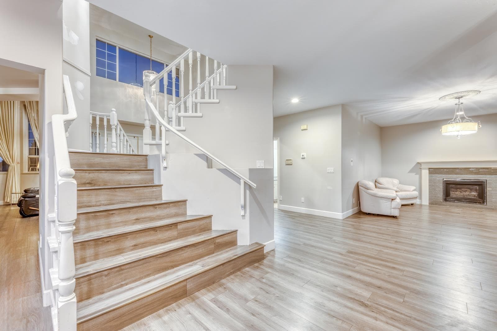 3095 Cardinal Crescent, Coquitlam, V3E 3C4 — photo 3