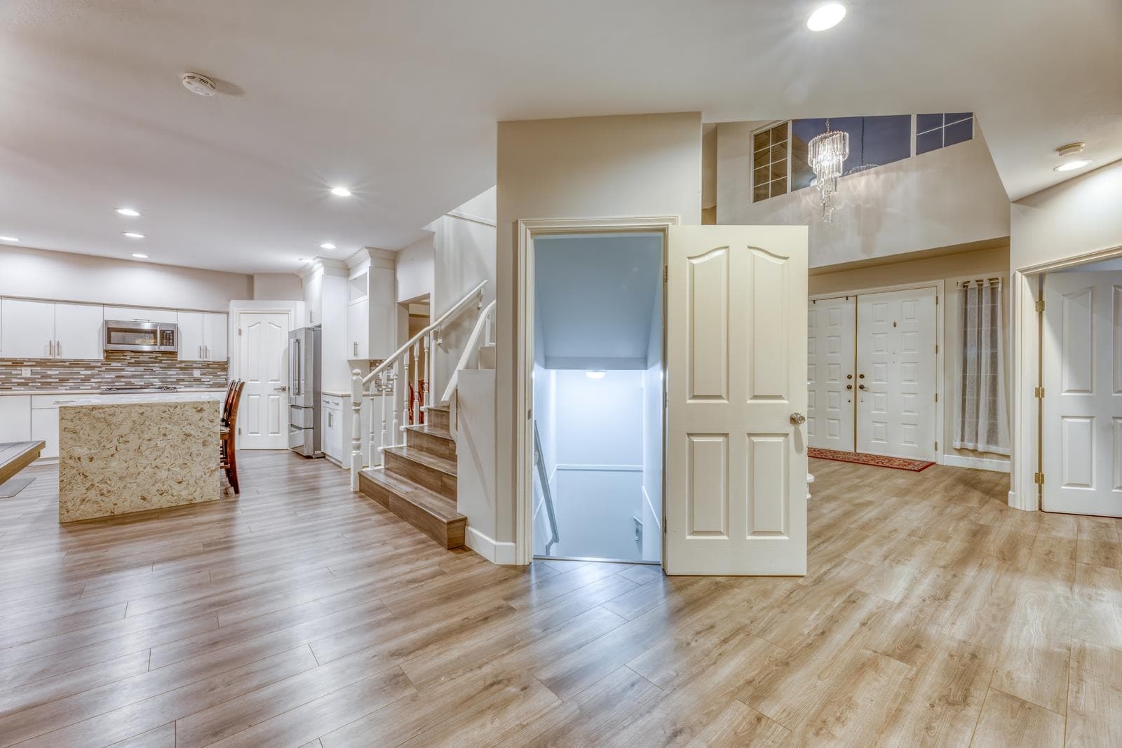 3095 Cardinal Crescent, Coquitlam, V3E 3C4 — photo 4