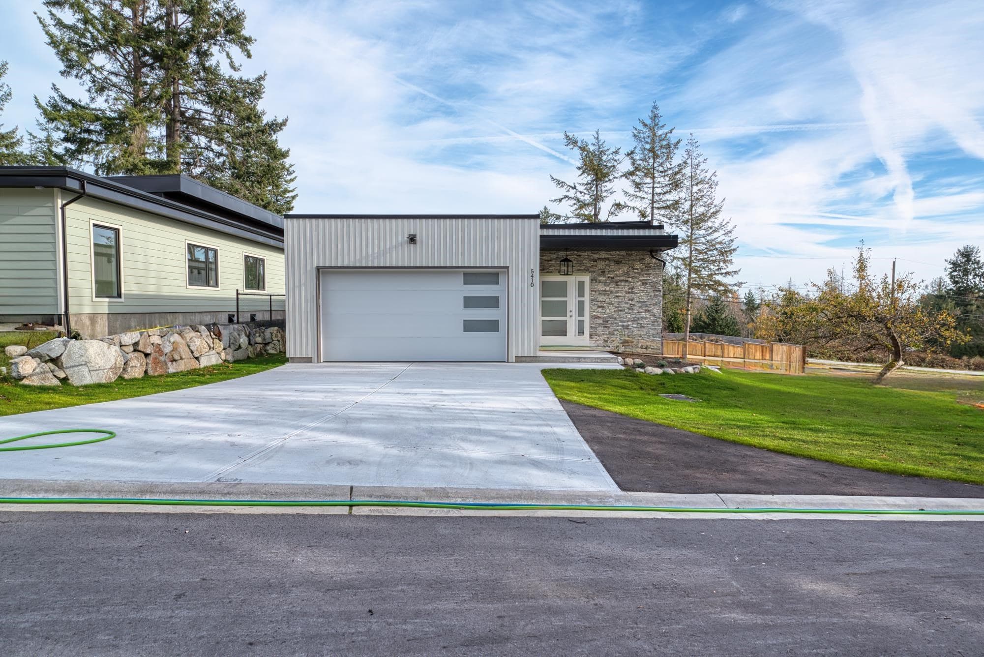5410 Stellar Way, Sechelt, V7Z 0M3 — photo 2