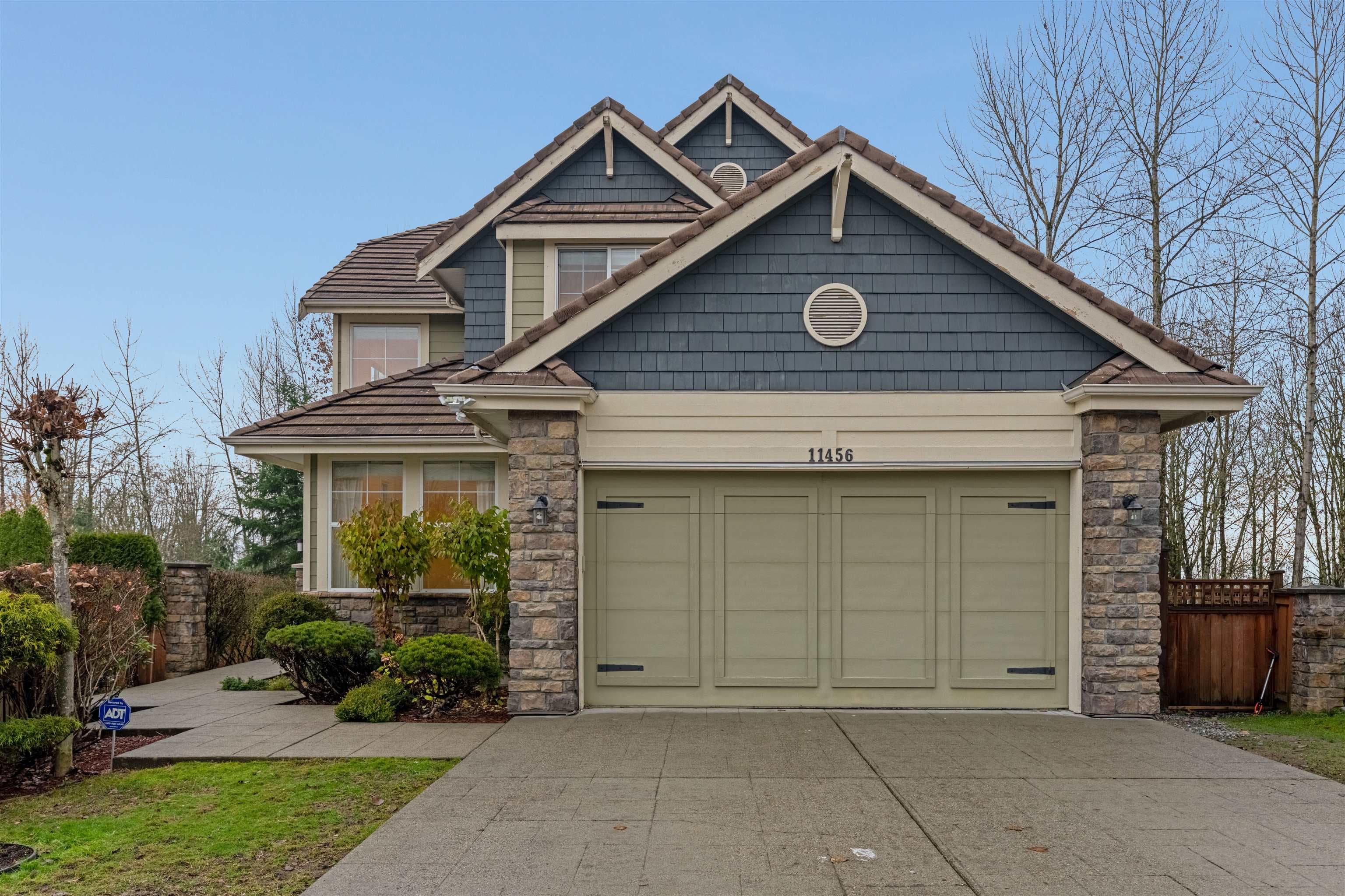 11456 154a Street, Surrey, V3R 2V7 — photo 1