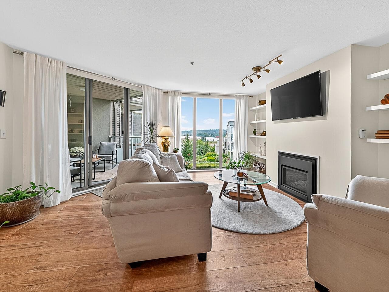 402 - 68 Richmond Street, New Westminster — sold