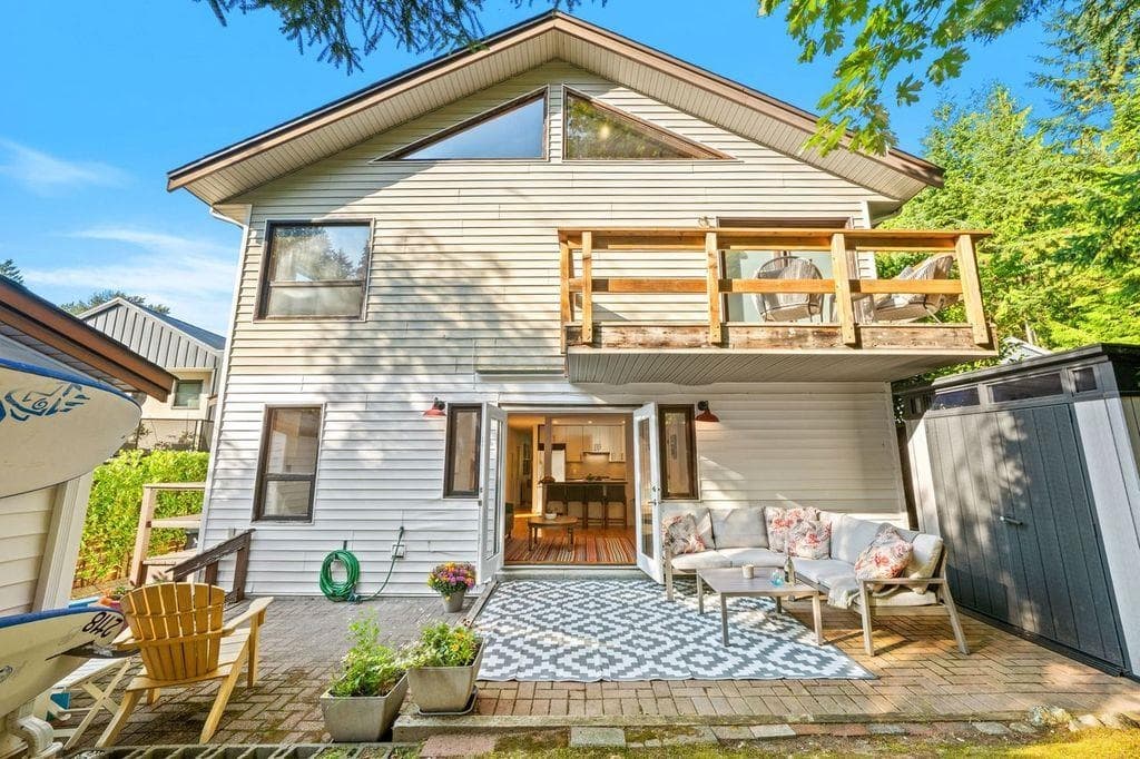4565 Cove Cliff Road, North Vancouver