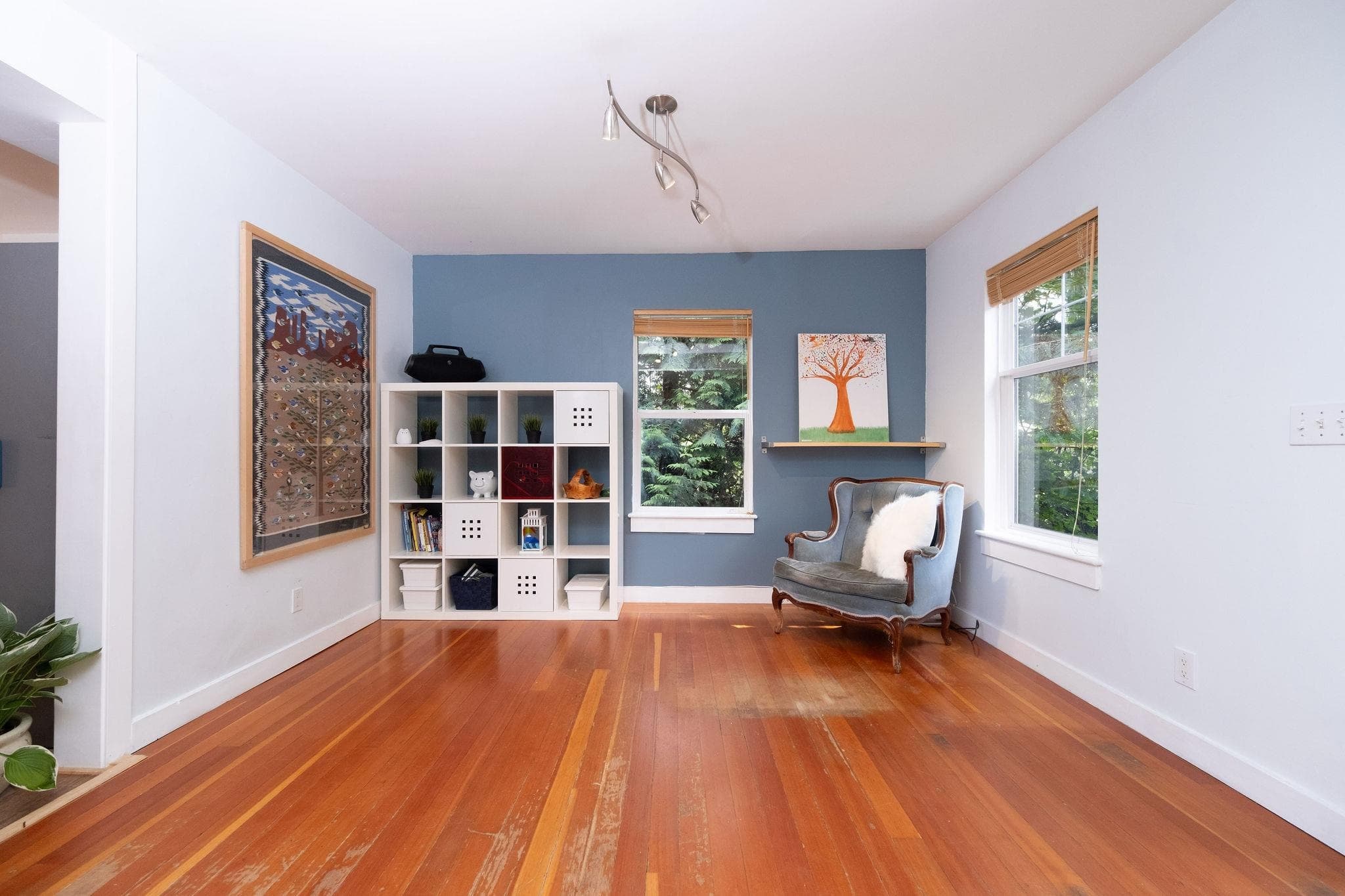1075 Gladwin Drive, North Vancouver, V7R 1A1 — photo 2
