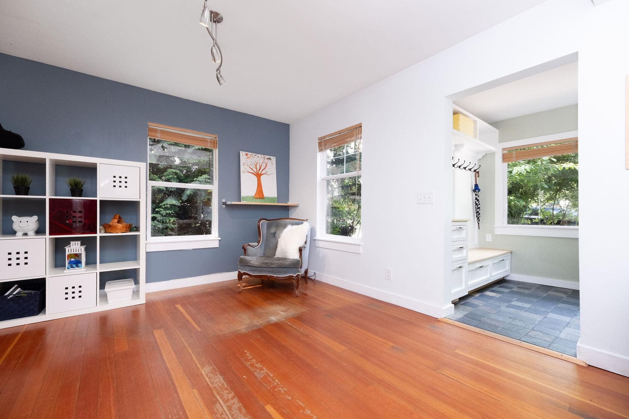 1075 Gladwin Drive, North Vancouver, V7R 1A1 — photo 3