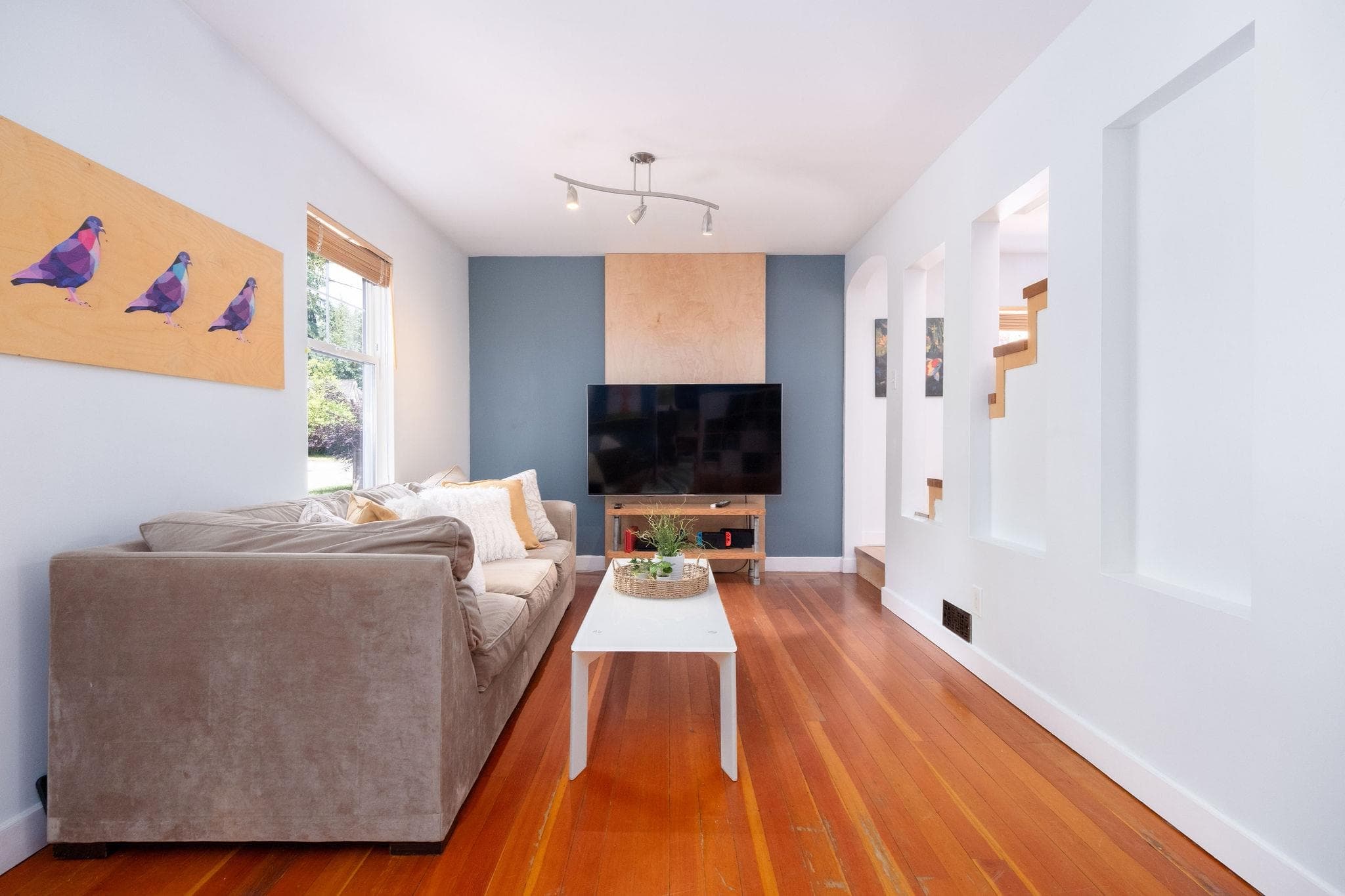 1075 Gladwin Drive, North Vancouver
