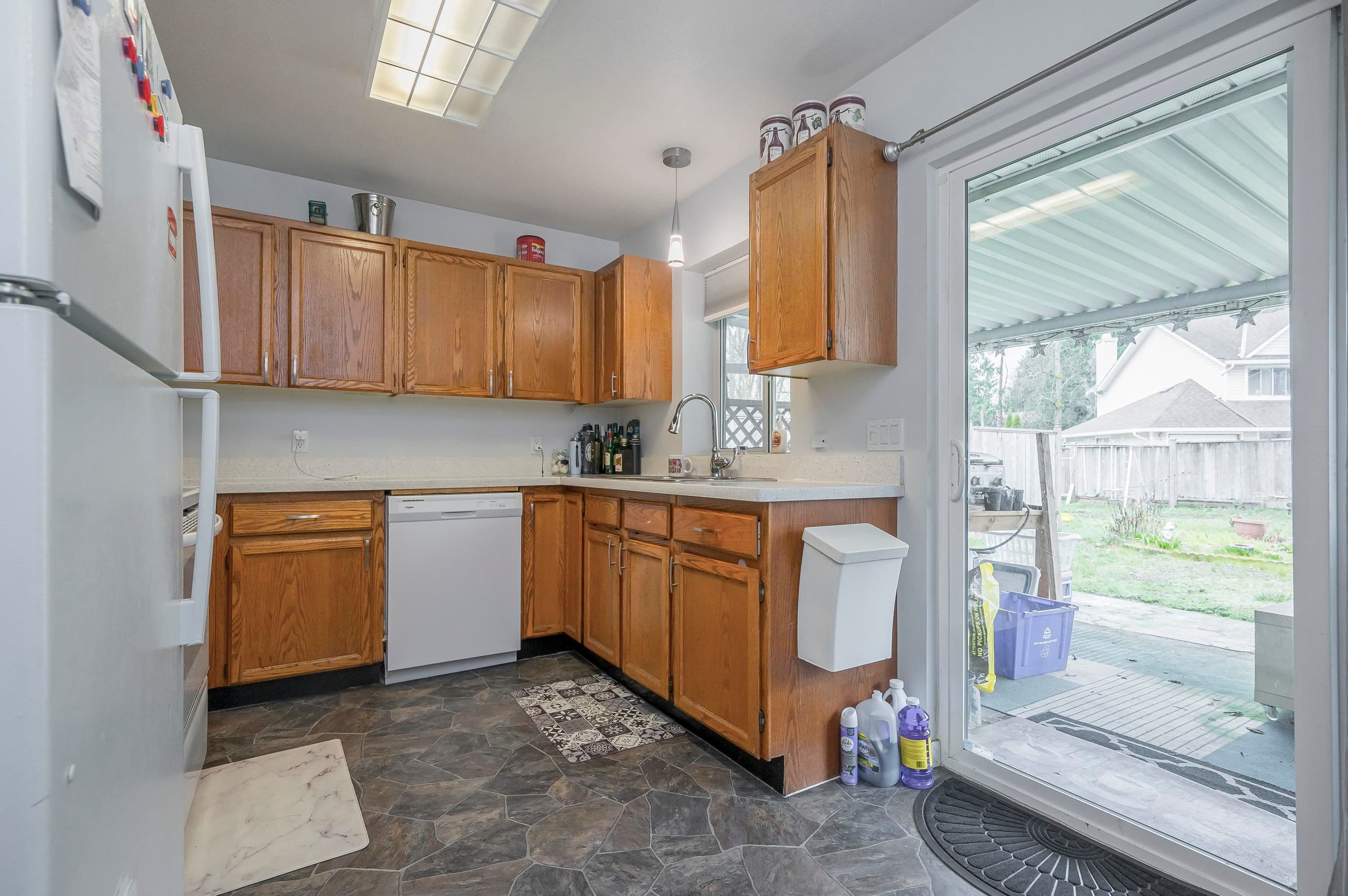 12145 207a Street, Maple Ridge, V7M 1W4 — photo 4