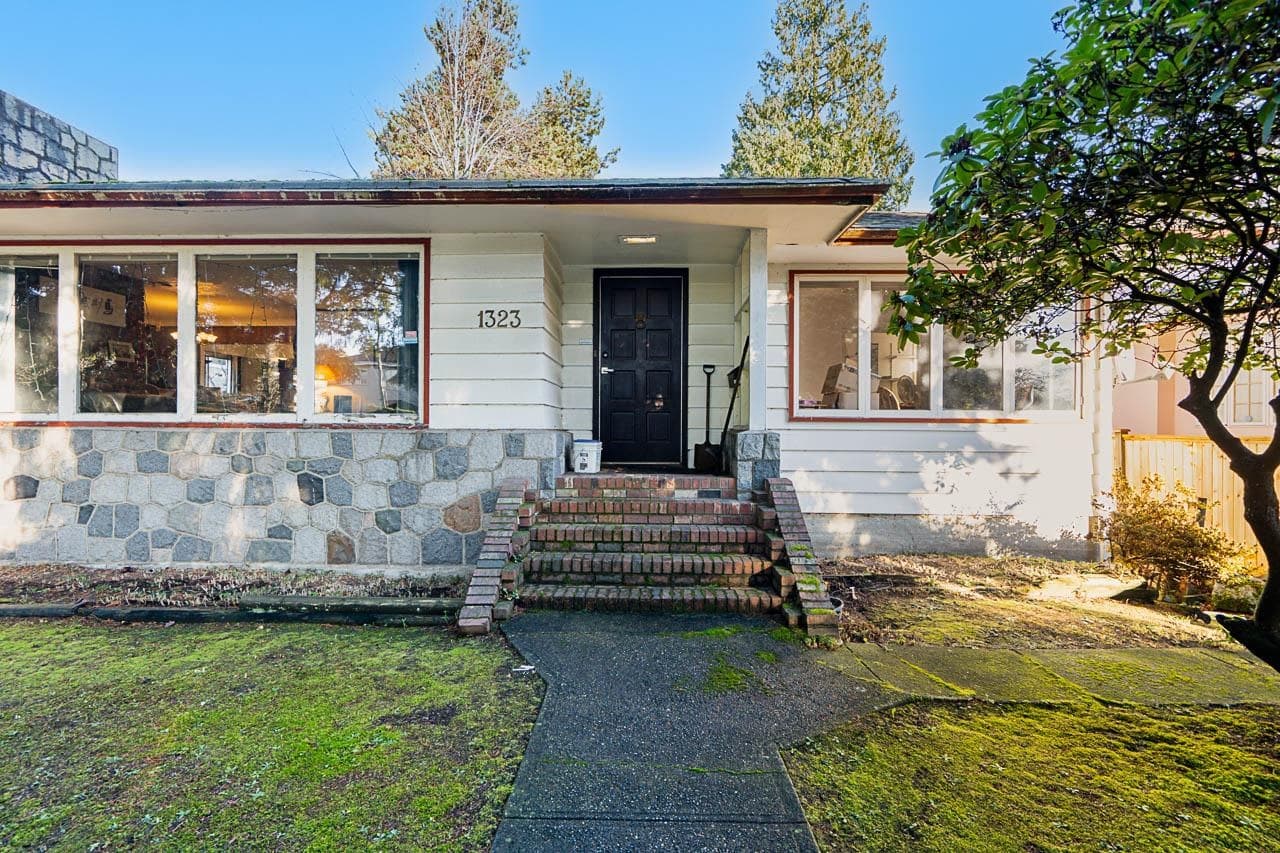 1323 W 49th Avenue, Vancouver, V6M 2R2 — photo 3